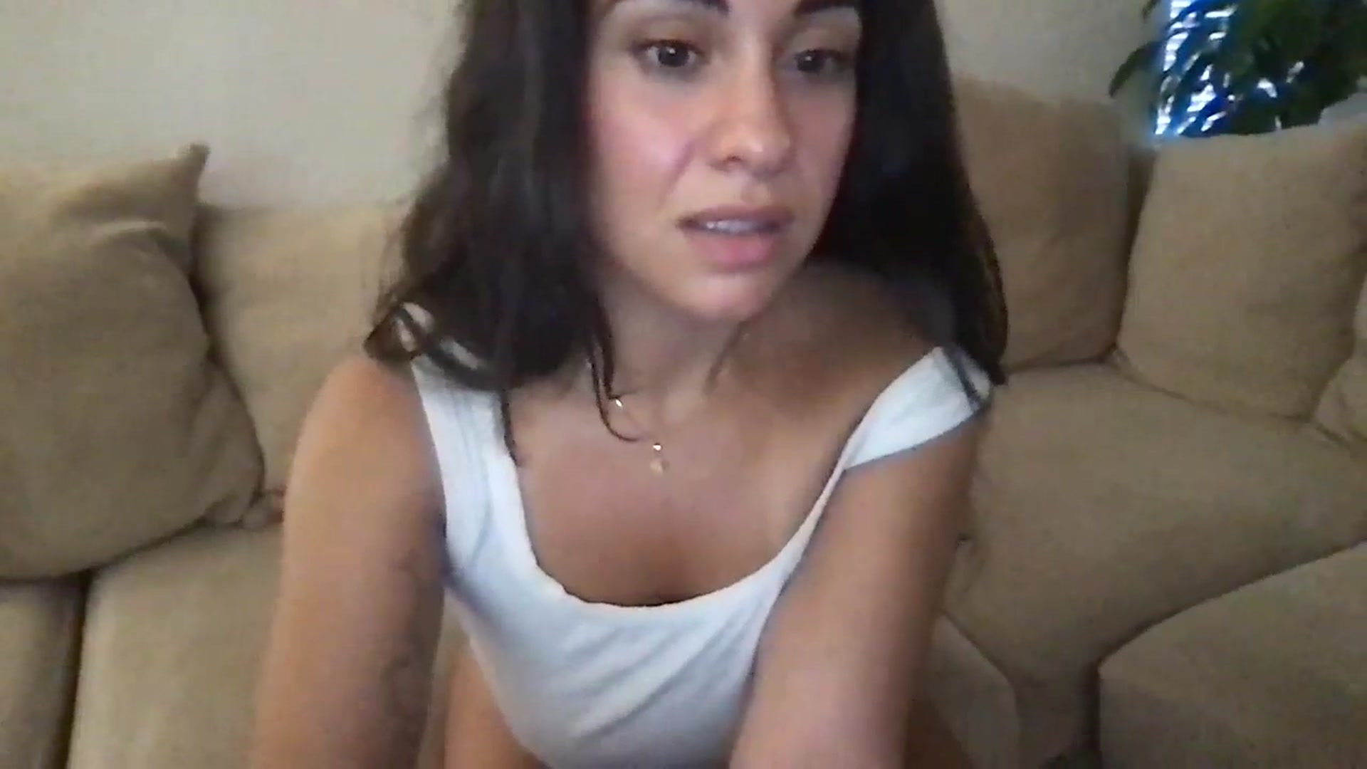 Gallery image thumbnail from pineappsauce's myfreecams stream on, 08/22/2024, 21:51 image 15 of 20