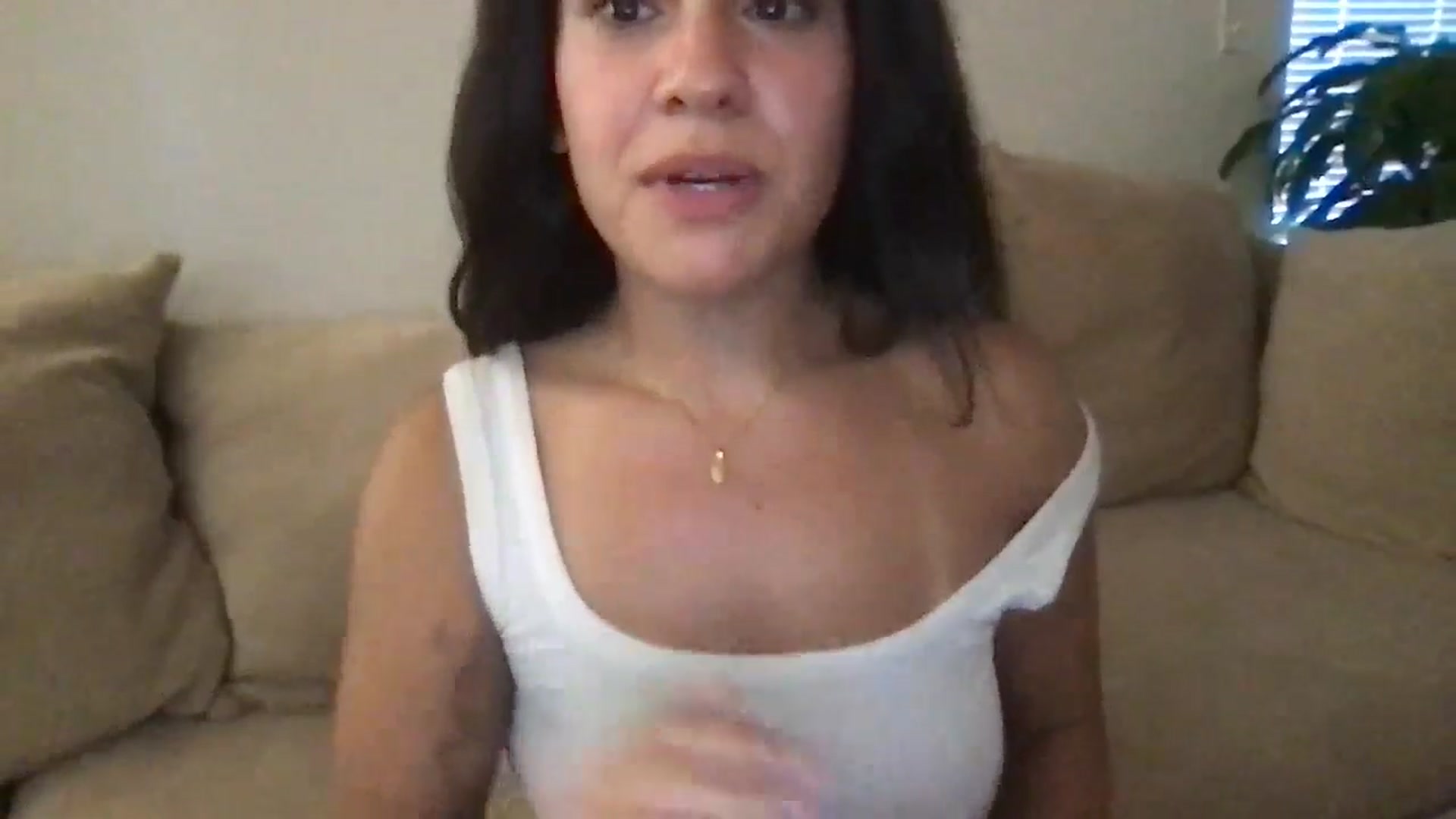Gallery image thumbnail from pineappsauce's myfreecams stream on, 08/22/2024, 21:51 image 12 of 20