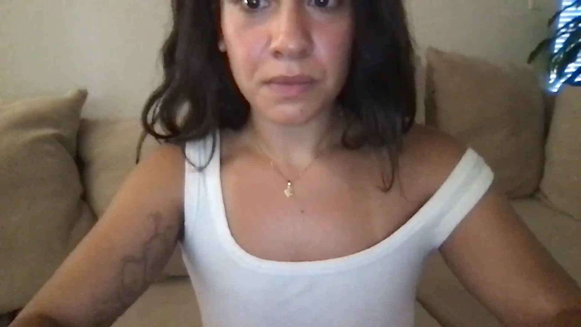 Gallery image thumbnail from pineappsauce's myfreecams stream on, 08/22/2024, 21:51 image 13 of 20