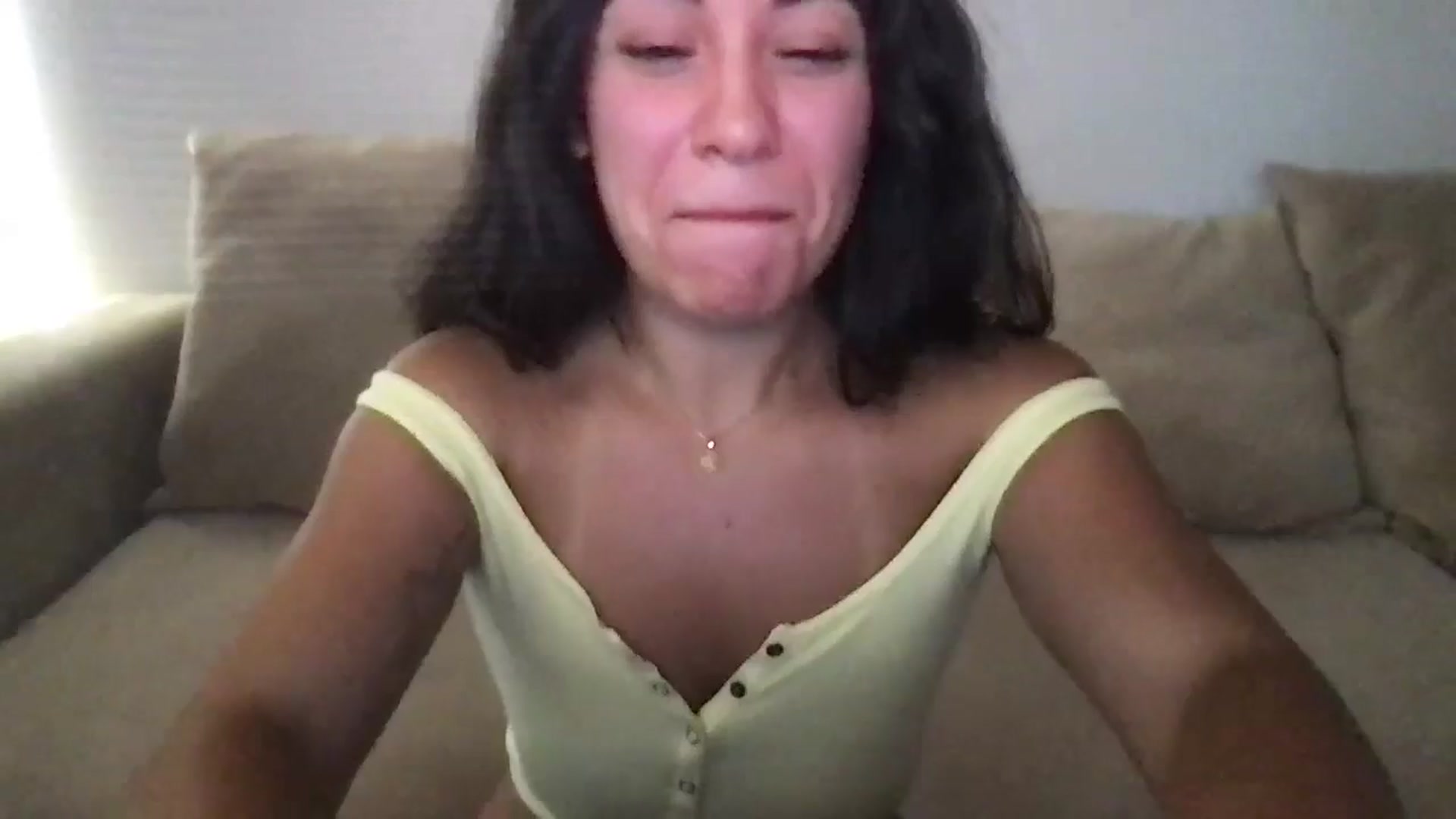 Gallery image thumbnail from pineappsauce's myfreecams stream on, 08/27/2024, 21:59 image 13 of 20