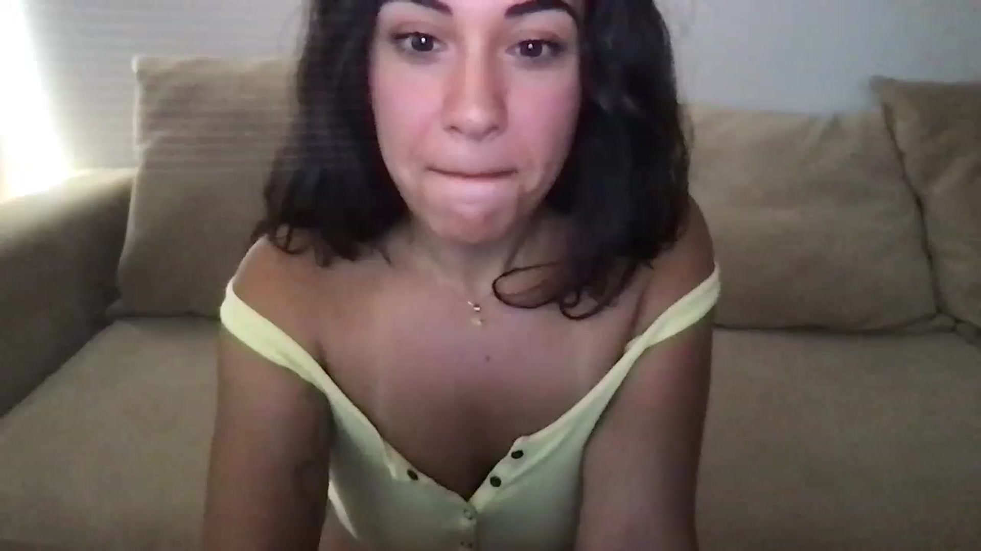 Gallery image thumbnail from pineappsauce's myfreecams stream on, 08/27/2024, 21:59 image 15 of 20