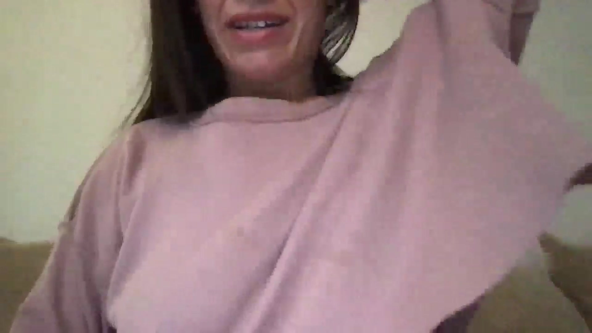 Gallery image thumbnail from pineappsauce's myfreecams stream on, 12/10/2024, 21:11 image 4 of 20