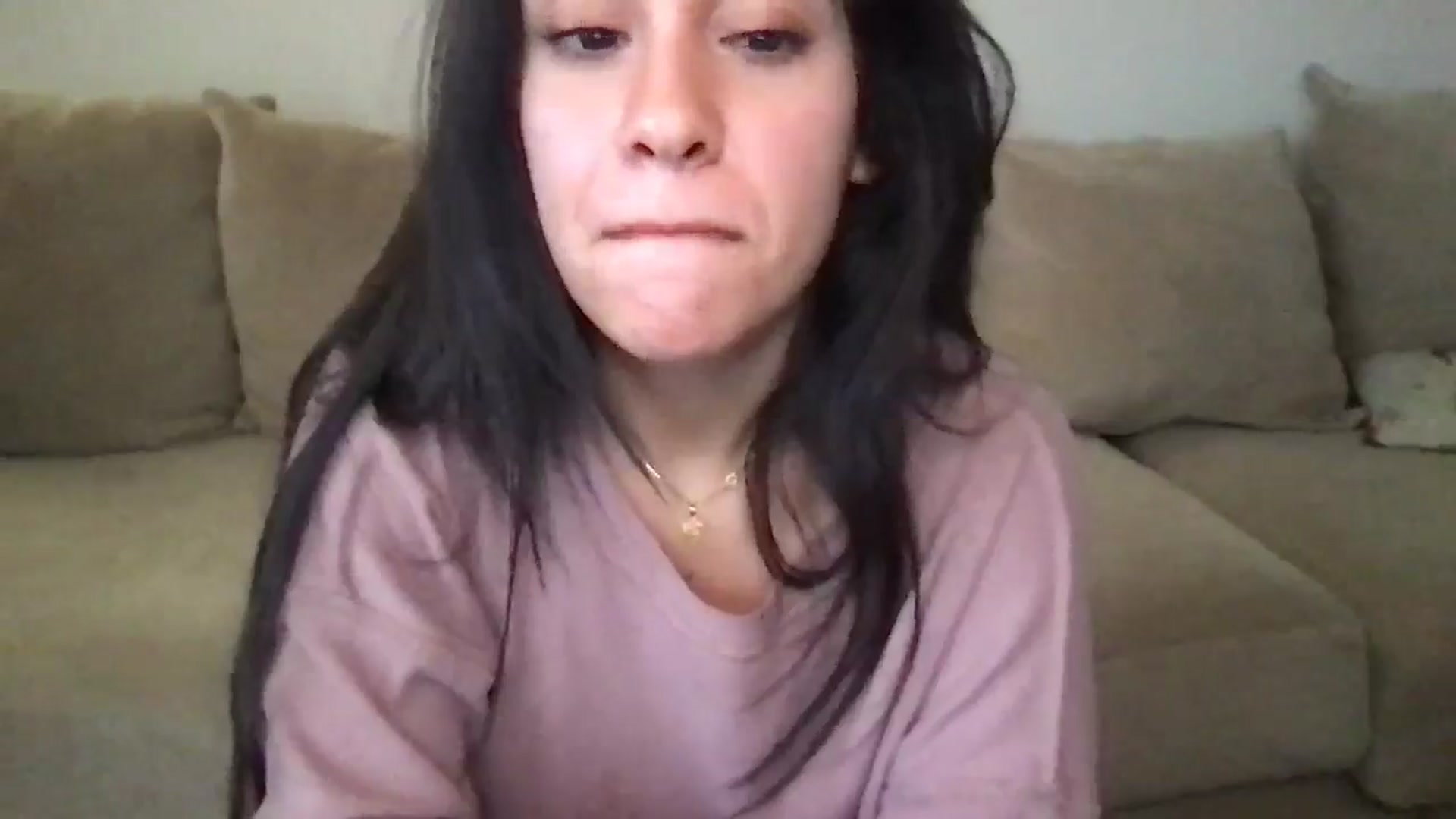 Gallery image thumbnail from pineappsauce's myfreecams stream on, 12/10/2024, 21:11 image 17 of 20