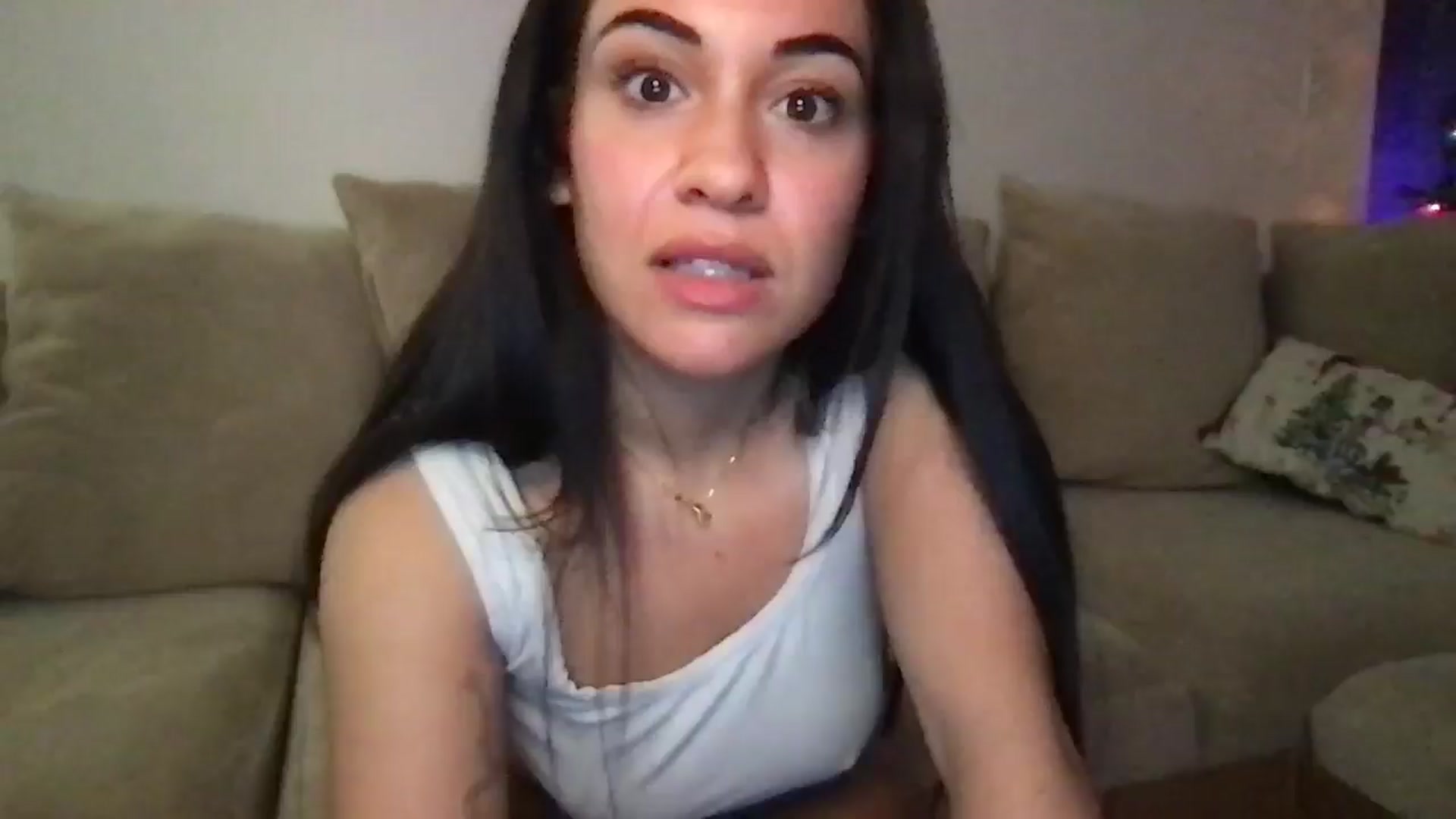 Gallery image thumbnail from pineappsauce's myfreecams stream on, 12/17/2024, 02:51 image 10 of 20