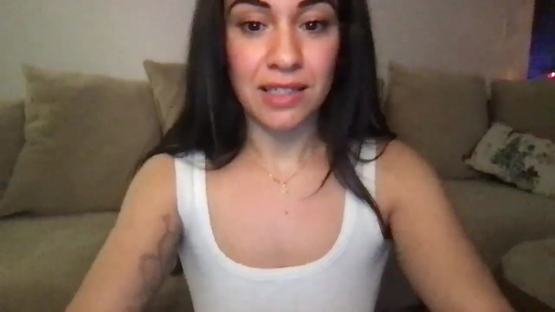 Gallery image thumbnail from pineappsauce's myfreecams stream on, 12/17/2024, 02:51 image 13 of 20