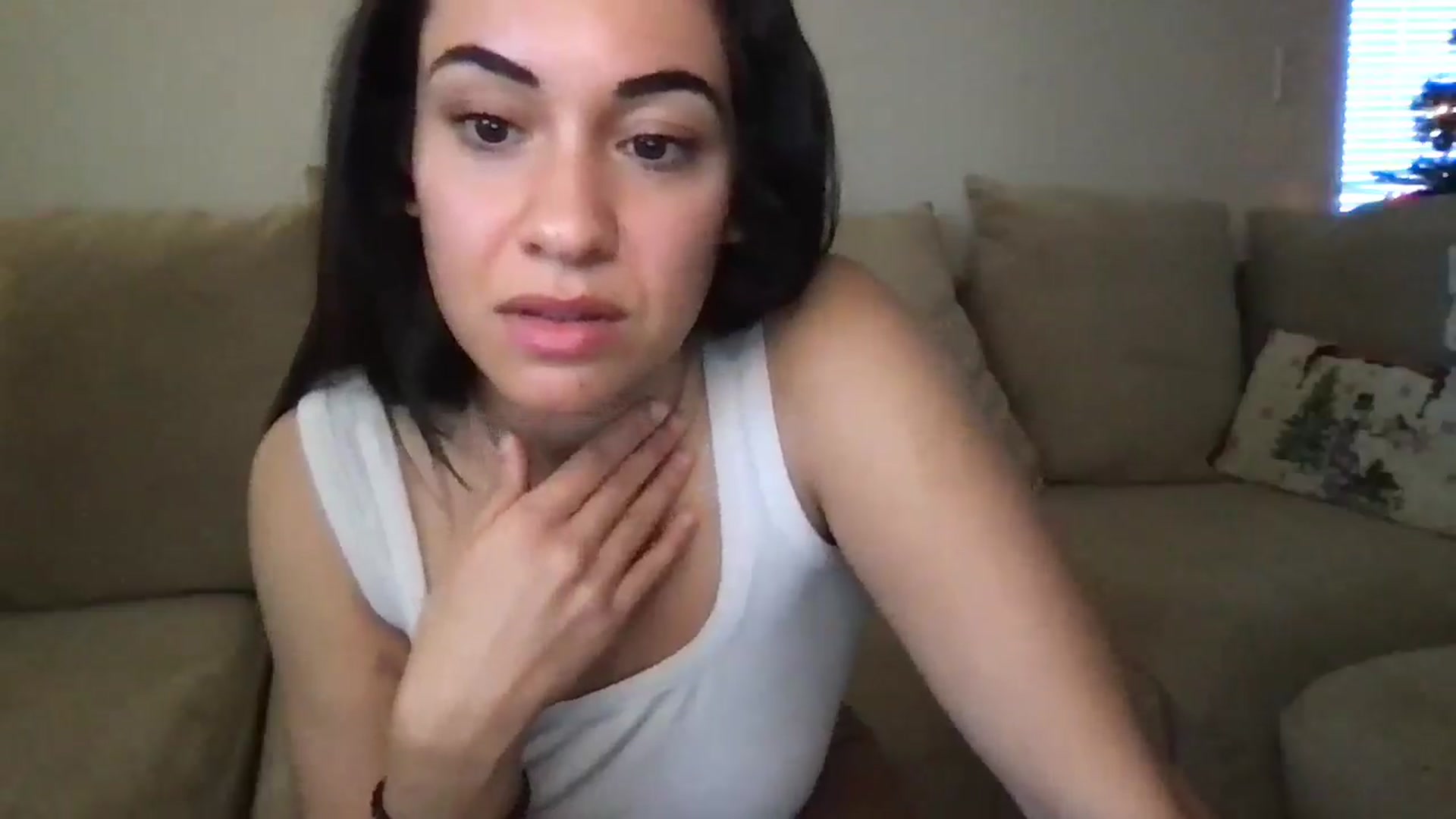 Gallery image thumbnail from pineappsauce's myfreecams stream on, 12/17/2024, 21:37 image 17 of 20