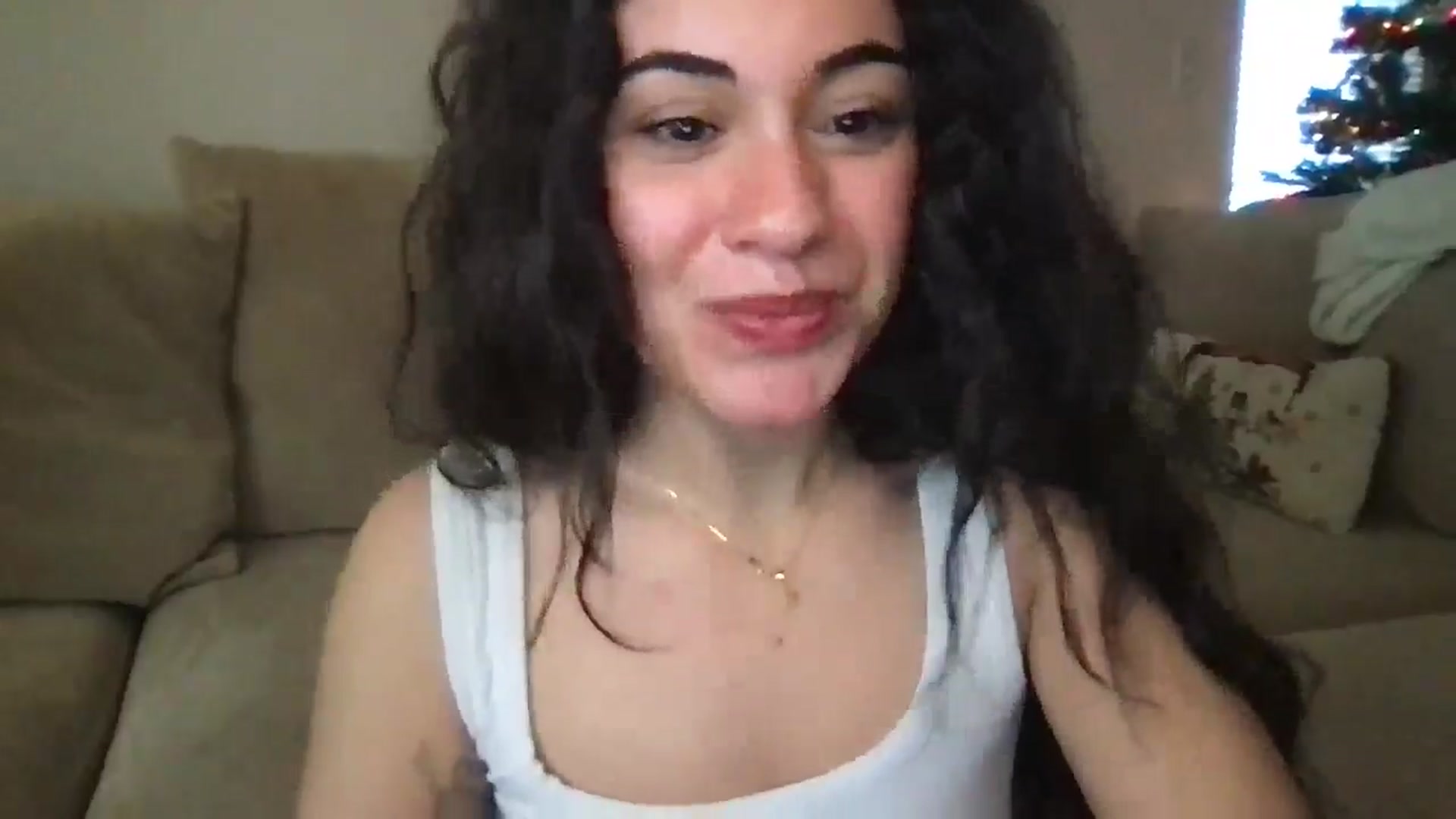 Gallery image thumbnail from pineappsauce's myfreecams stream on, 12/18/2024, 21:24 image 13 of 20