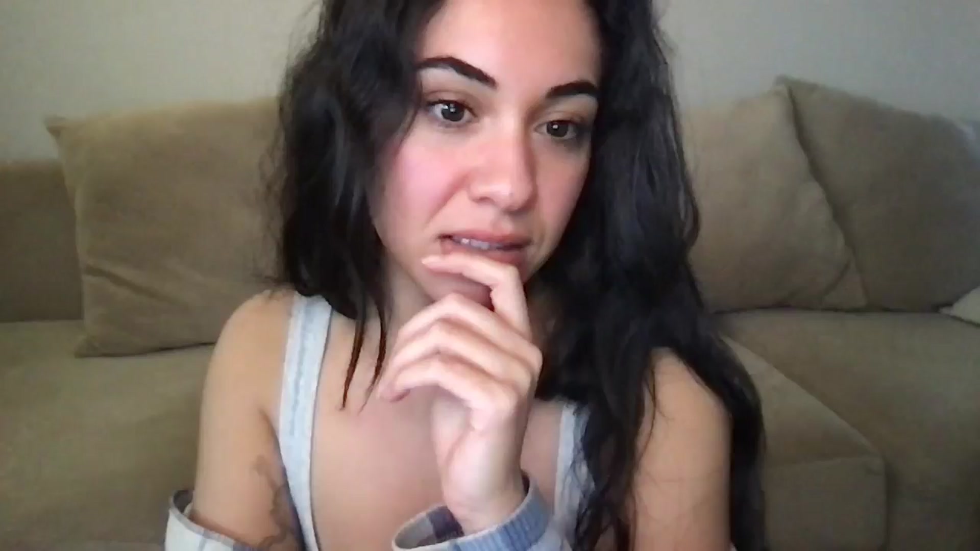 Gallery image thumbnail from pineappsauce's myfreecams stream on, 12/31/2024, 20:19 image 1 of 20