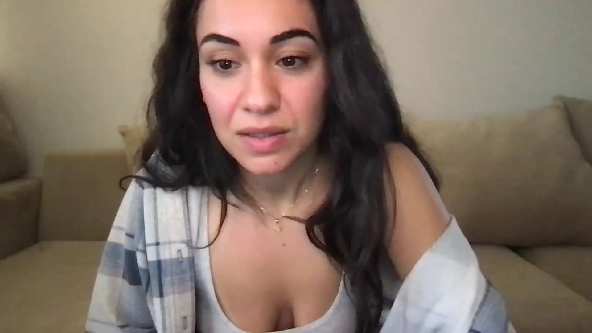 Gallery image thumbnail from pineappsauce's myfreecams stream on, 12/31/2024, 20:19 image 19 of 20