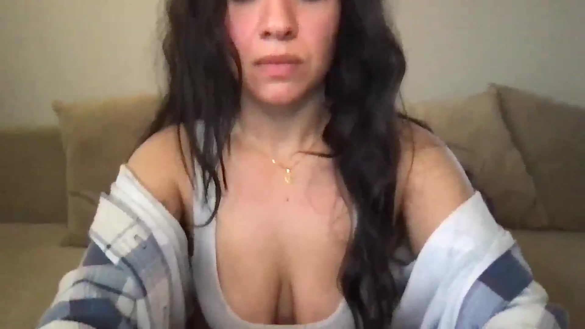 Gallery image thumbnail from pineappsauce's myfreecams stream on, 12/31/2024, 20:19 image 6 of 20