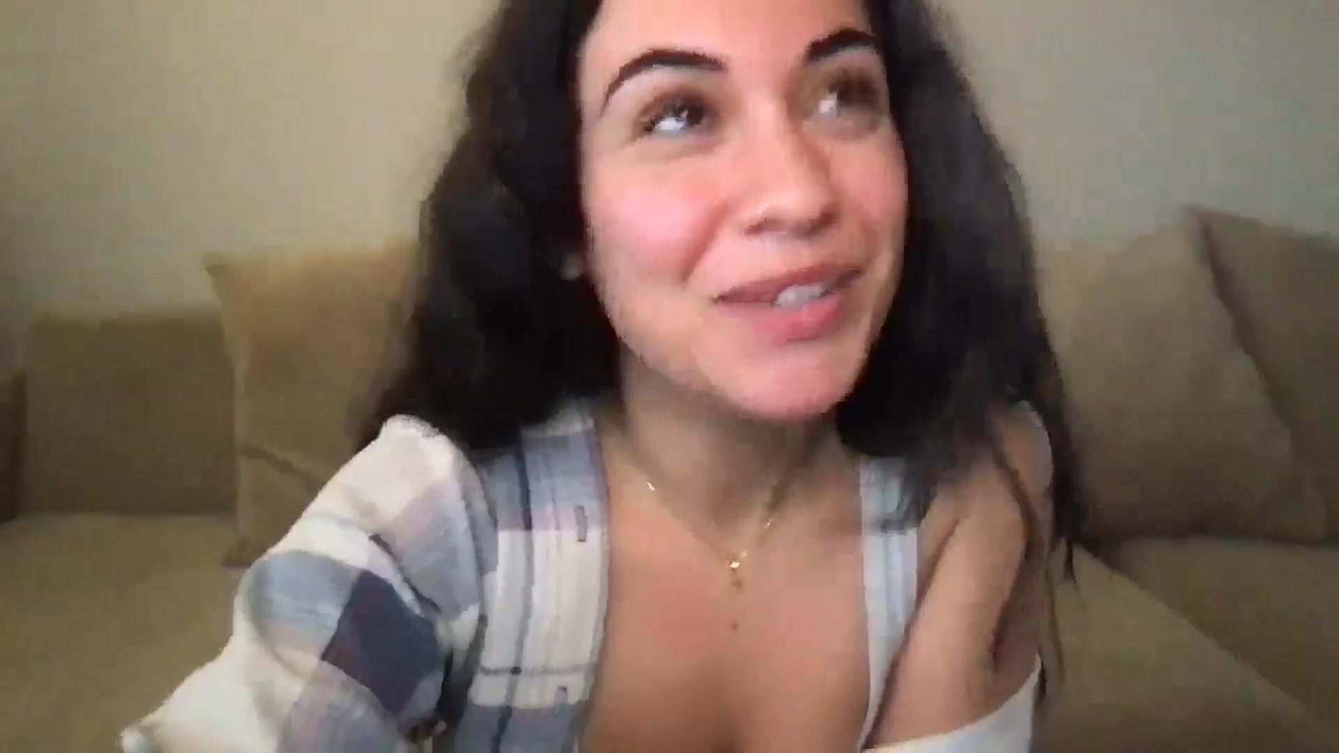 Gallery image thumbnail from pineappsauce's myfreecams stream on, 12/31/2024, 20:19 image 16 of 20