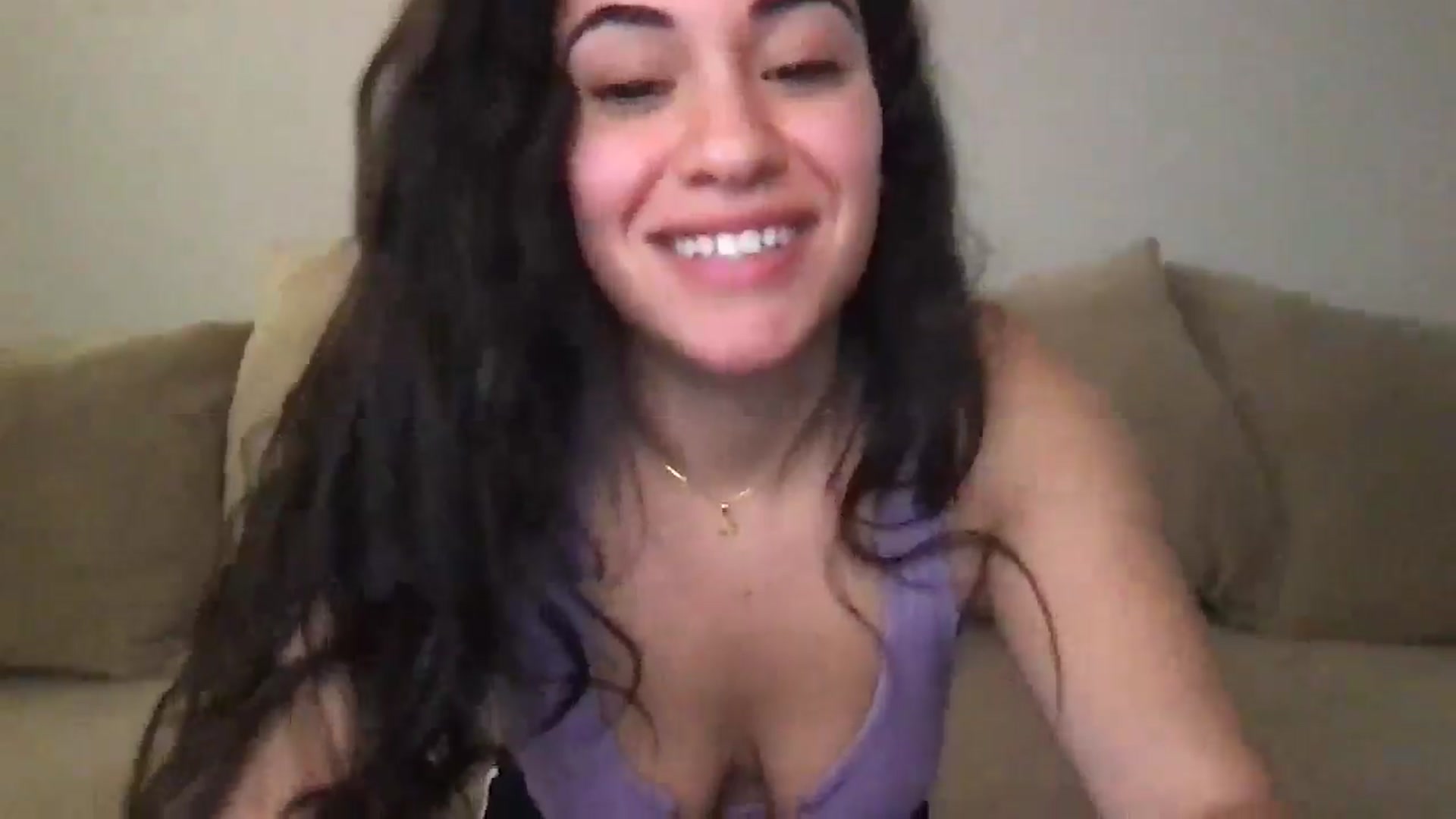 Gallery image thumbnail from pineappsauce's myfreecams stream on, 01/04/2025, 20:42 image 15 of 20