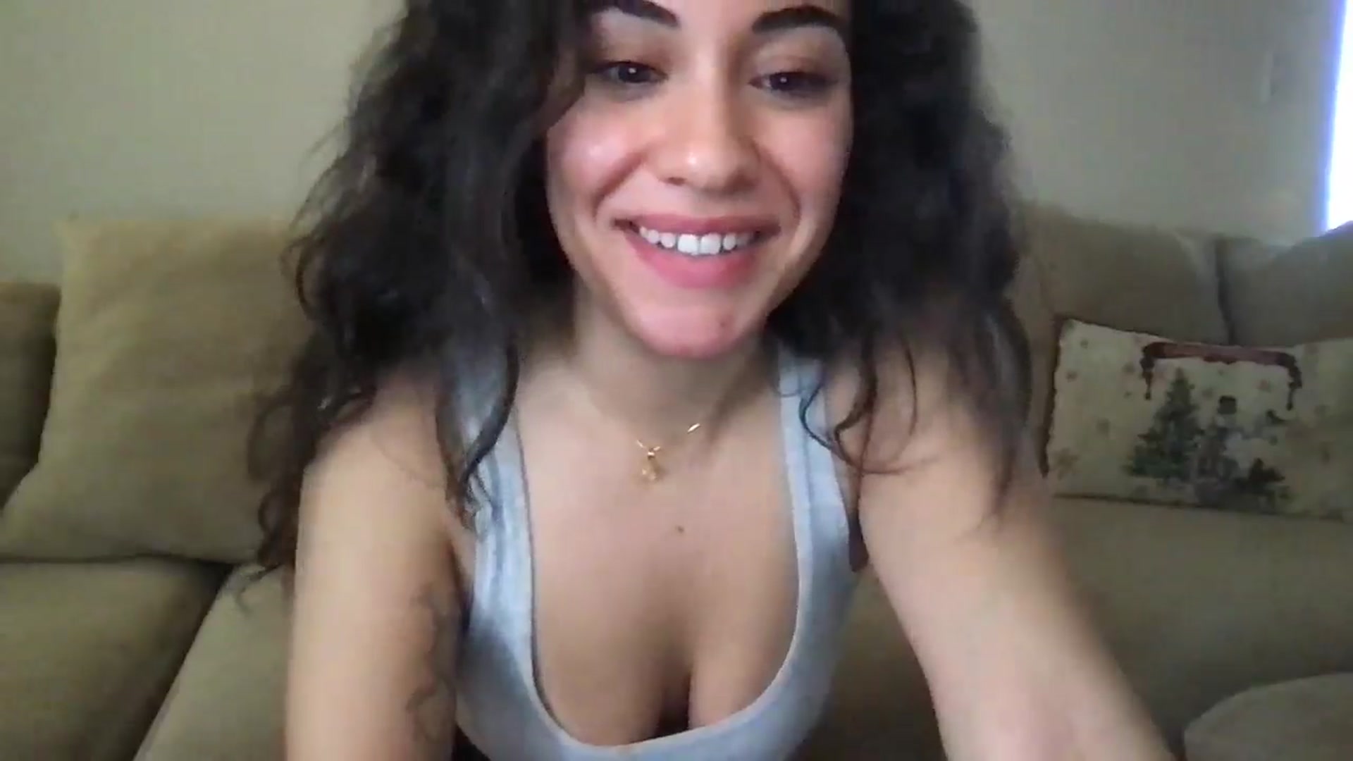 Gallery image thumbnail from pineappsauce's myfreecams stream on, 01/06/2025, 22:05 image 20 of 20