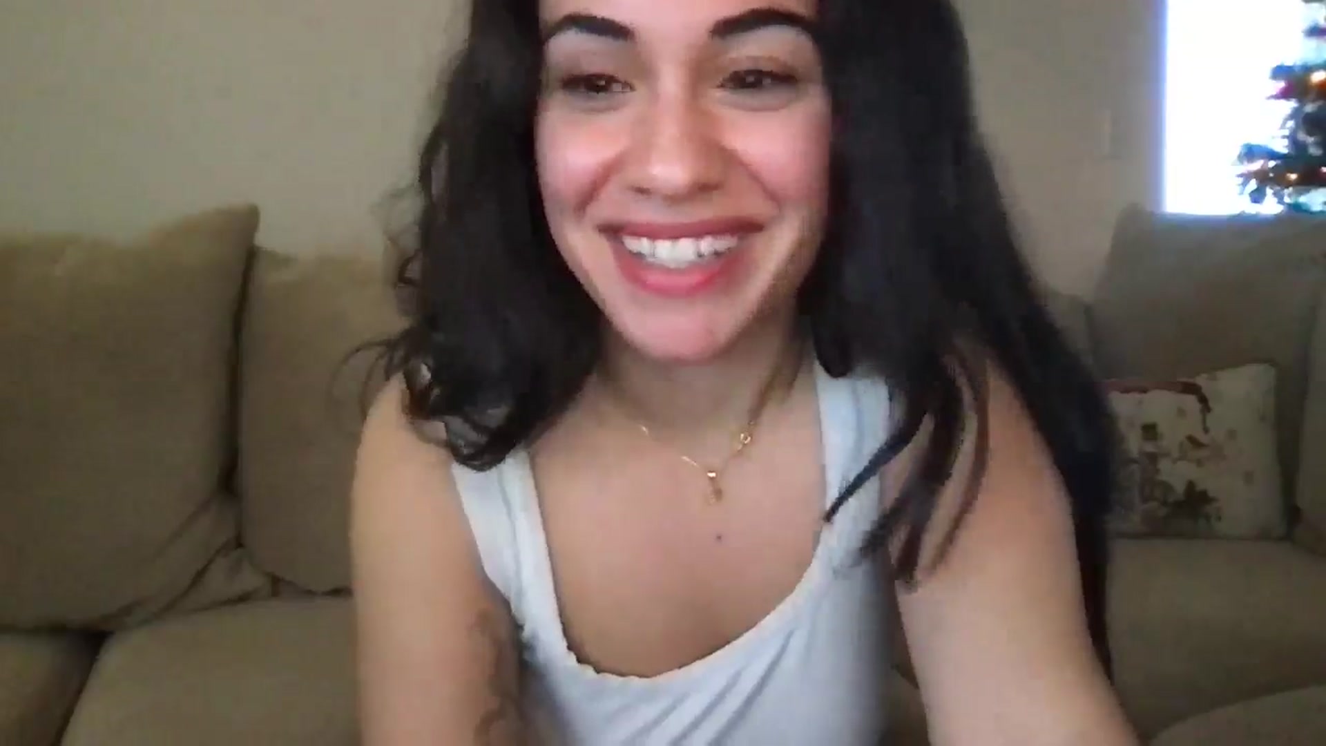 Gallery image thumbnail from pineappsauce's myfreecams stream on, 01/09/2025, 22:13 image 18 of 20