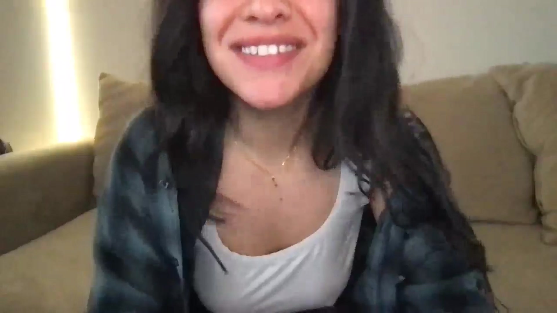 Gallery image thumbnail from pineappsauce's myfreecams stream on, 01/18/2025, 21:13 image 16 of 20