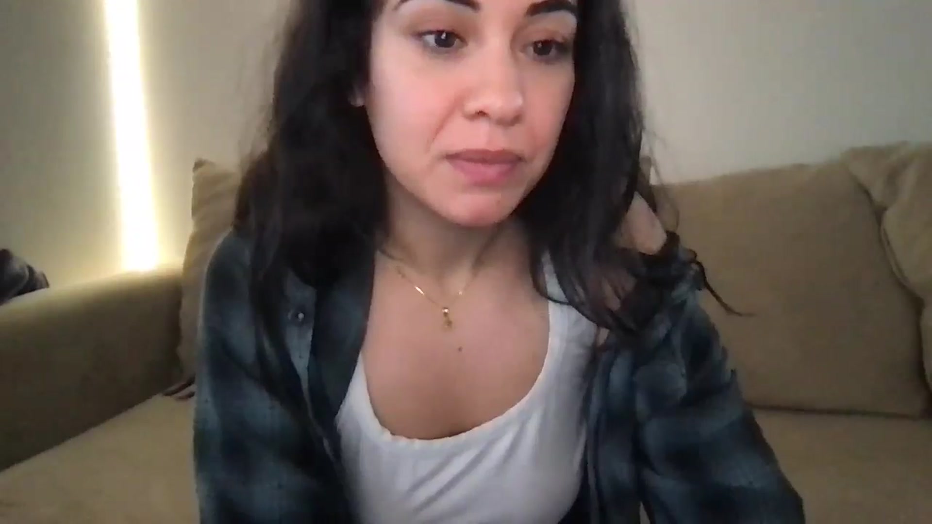 Gallery image thumbnail from pineappsauce's myfreecams stream on, 01/18/2025, 21:13 image 19 of 20