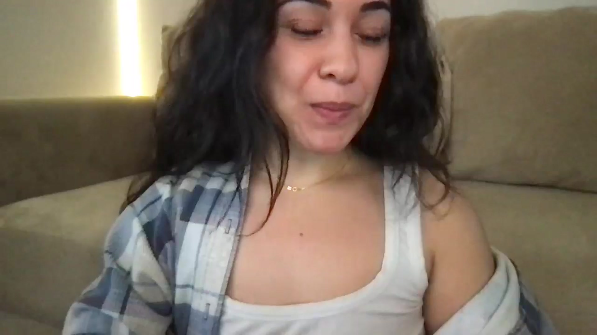 Gallery image thumbnail from pineappsauce's myfreecams stream on, 01/20/2025, 22:22 image 17 of 20