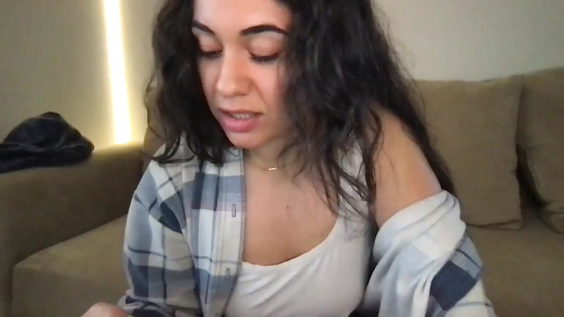 Gallery image thumbnail from pineappsauce's myfreecams stream on, 01/20/2025, 22:22 image 5 of 20