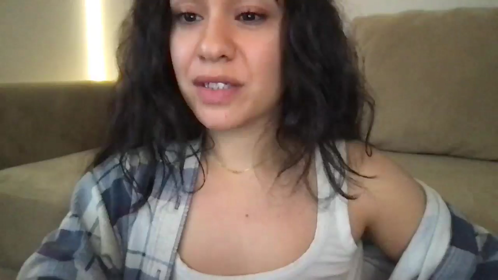 Gallery image thumbnail from pineappsauce's myfreecams stream on, 01/20/2025, 22:22 image 16 of 20