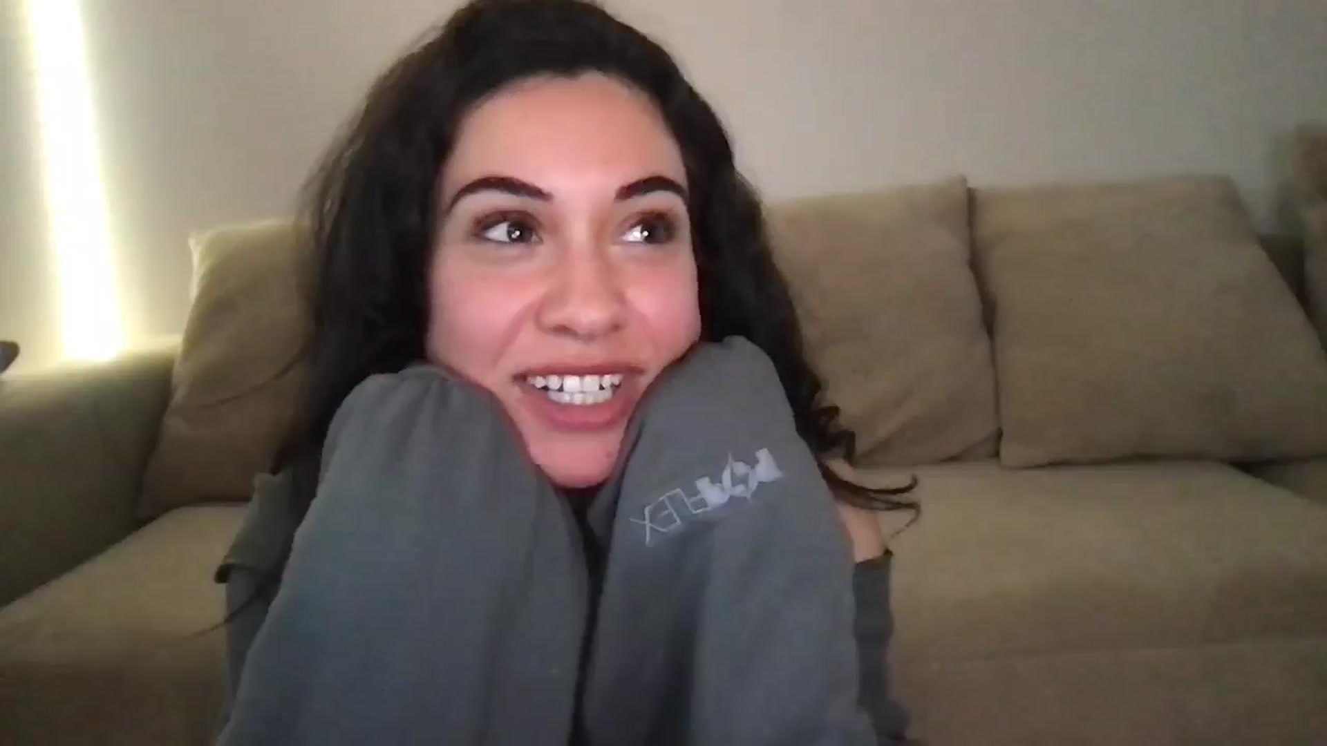 Gallery image thumbnail from pineappsauce's myfreecams stream on, 01/31/2025, 22:47 image 12 of 20