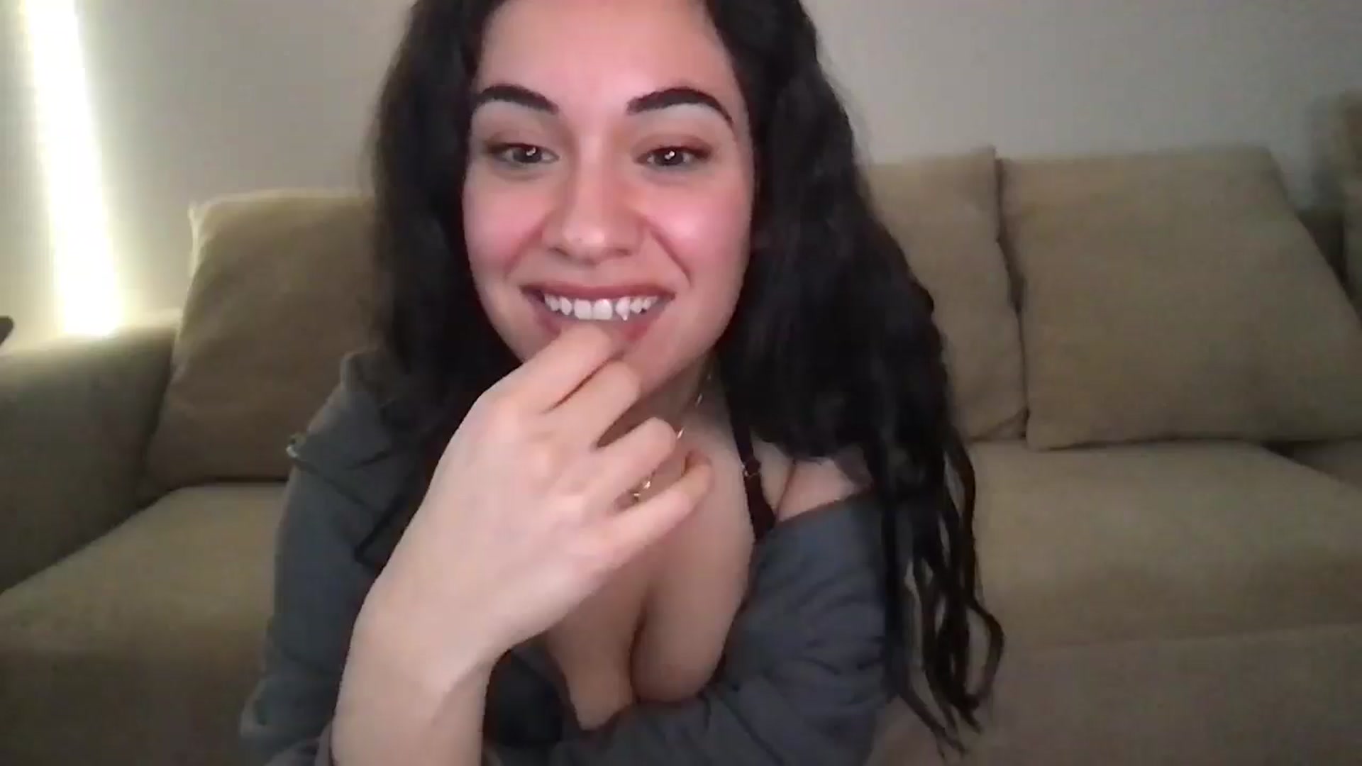 Gallery image thumbnail from pineappsauce's myfreecams stream on, 01/31/2025, 22:47 image 14 of 20