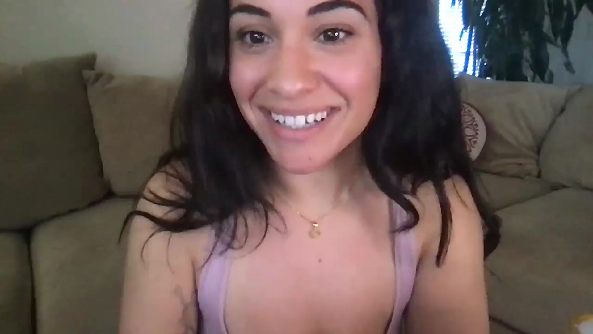 Gallery image thumbnail from pineappsauce's myfreecams stream on, 03/12/2025, 19:57 image 3 of 20
