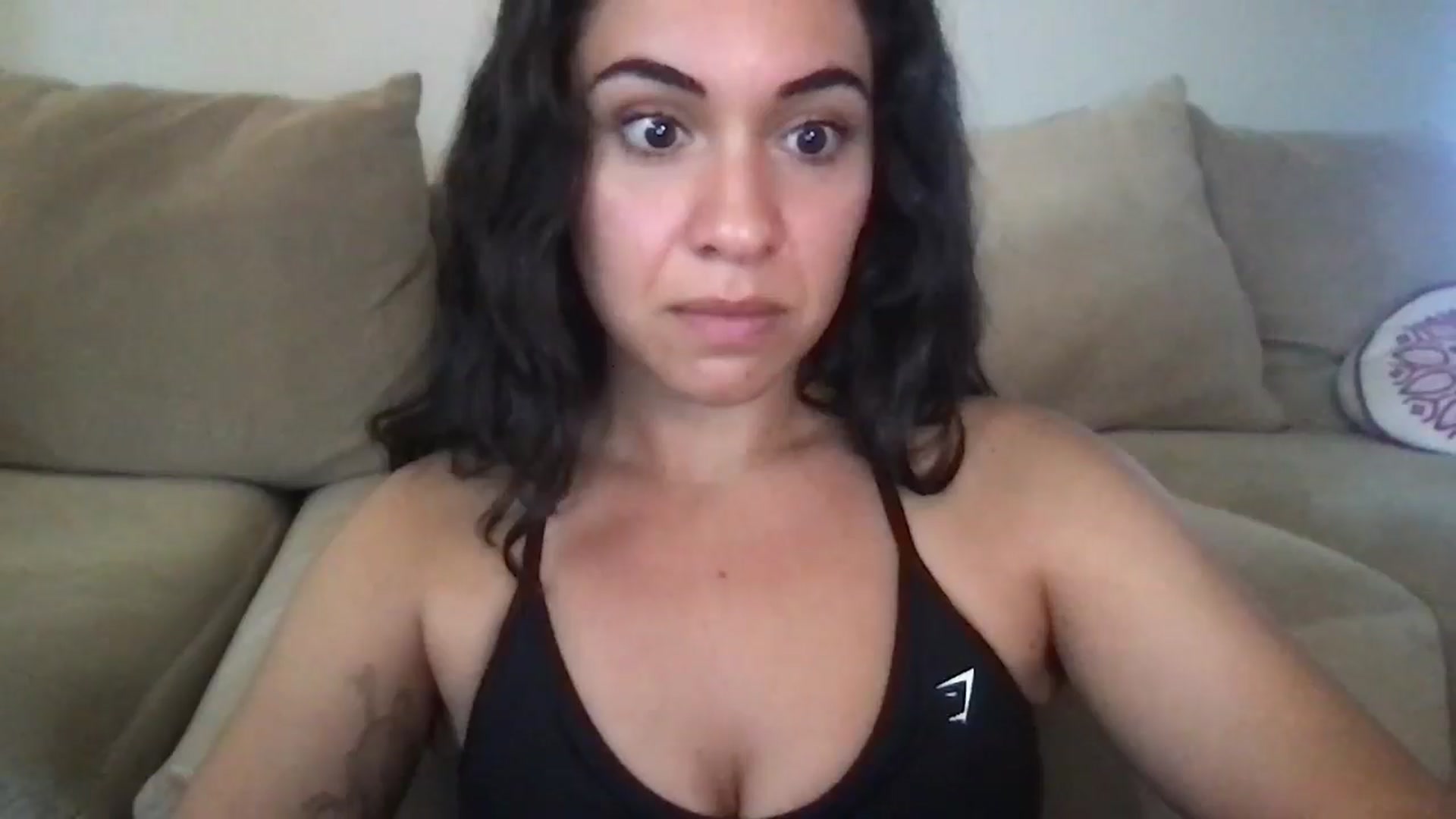 Gallery image thumbnail from pineappsauce's myfreecams stream on, 04/14/2025, 22:07 image 9 of 20