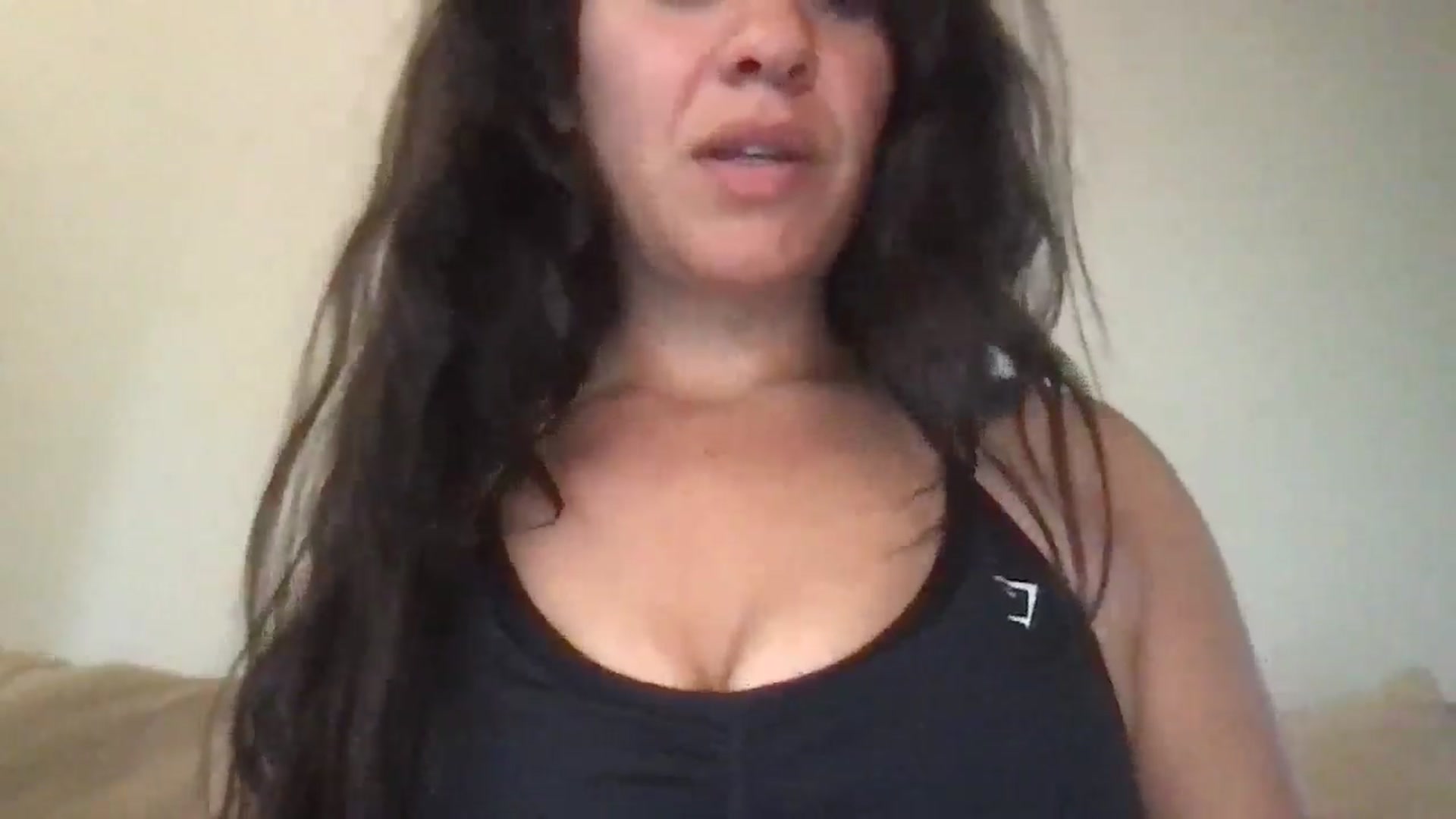 Gallery image thumbnail from pineappsauce's myfreecams stream on, 04/14/2025, 22:07 image 17 of 20