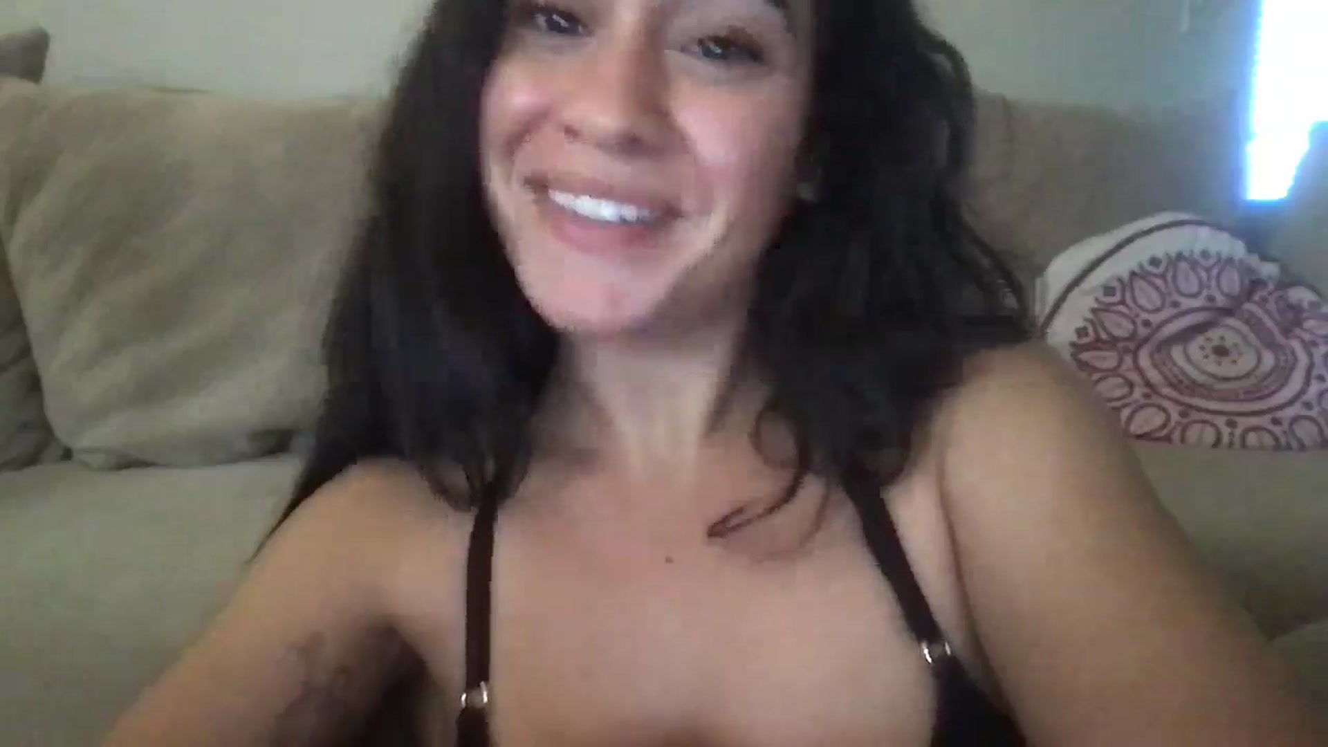 Gallery image thumbnail from pineappsauce's myfreecams stream on, 04/25/2025, 21:44 image 3 of 20