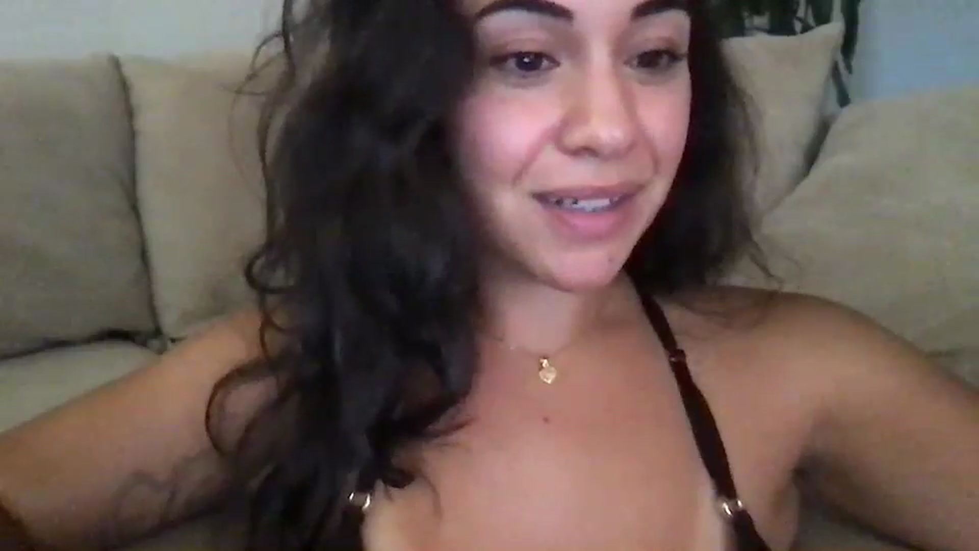 Gallery image thumbnail from pineappsauce's myfreecams stream on, 07/10/2025, 22:43 image 12 of 20