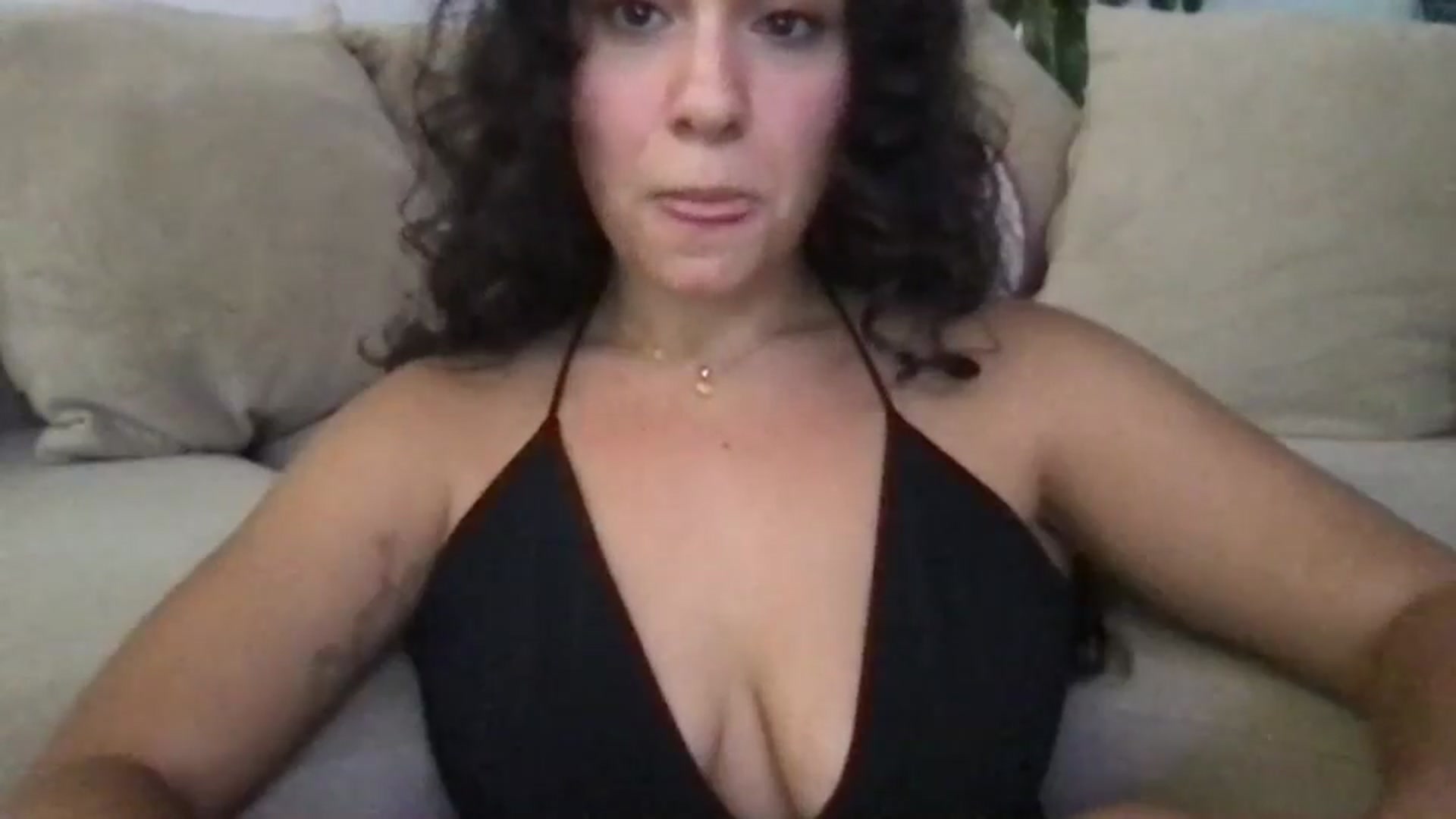 Gallery image thumbnail from pineappsauce's myfreecams stream on, 09/03/2025, 23:28 image 9 of 20