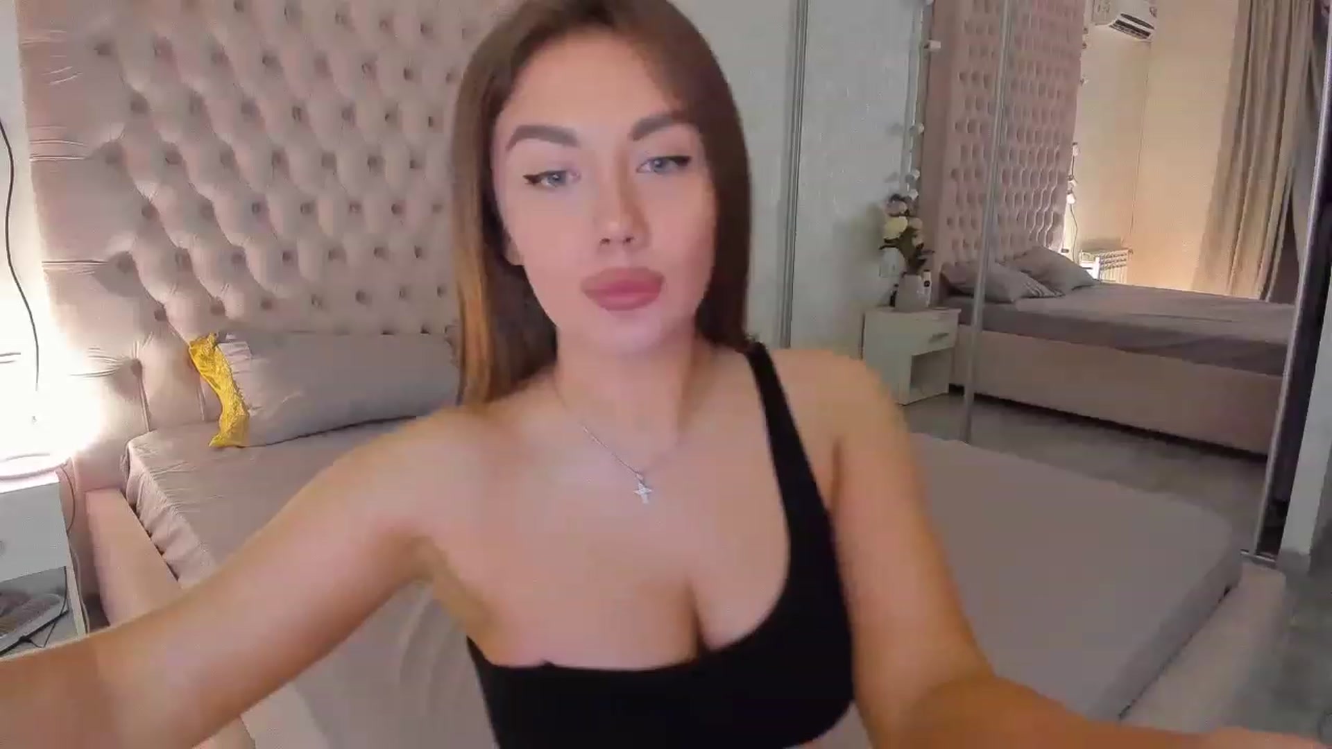 Gallery image thumbnail from pinkheart_'s myfreecams stream on, 08/10/2023, 19:16 image 17 of 20