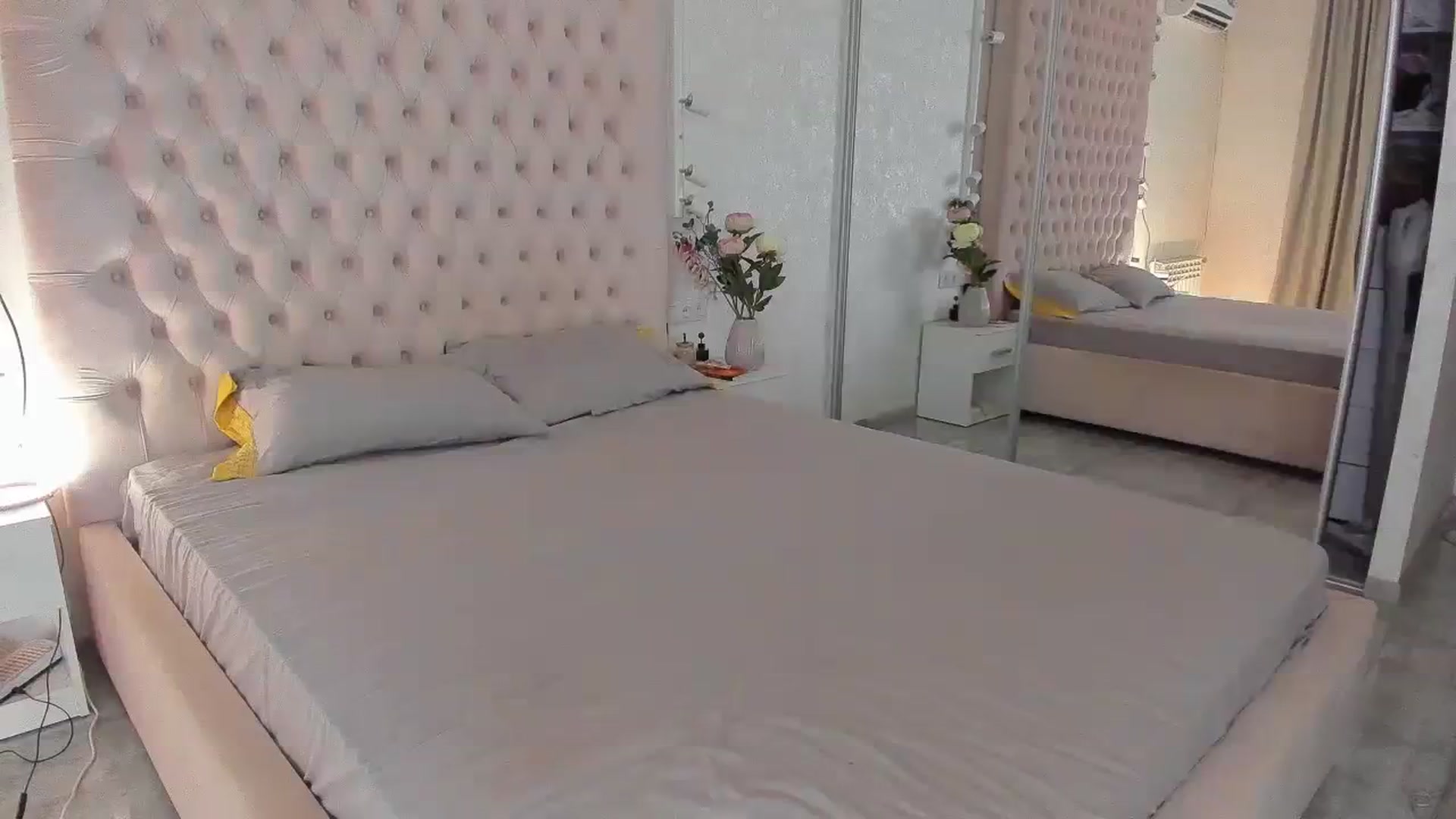Gallery image thumbnail from pinkheart_'s myfreecams stream on, 08/14/2023, 18:37 image 14 of 20