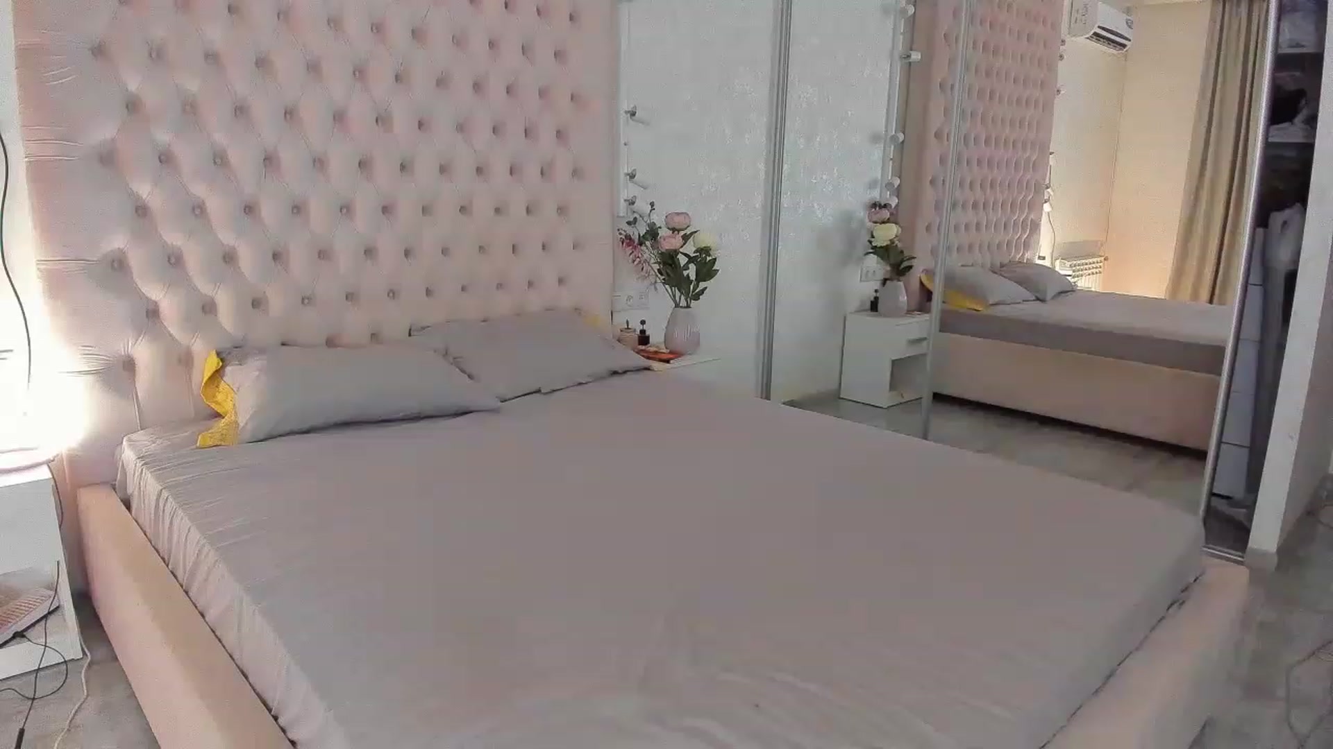 Gallery image thumbnail from pinkheart_'s myfreecams stream on, 08/14/2023, 20:05 image 19 of 20