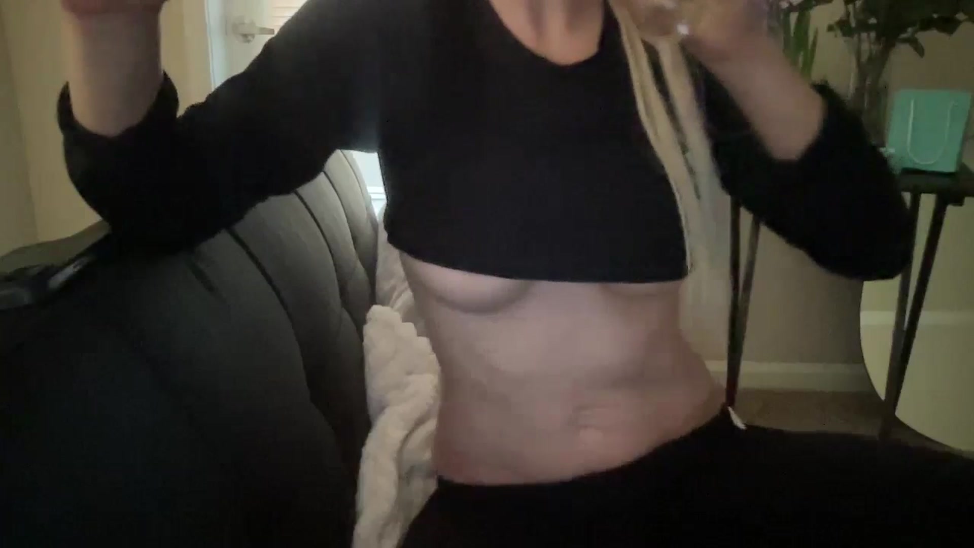 Gallery image thumbnail from pinkittyplay's myfreecams stream on, 04/21/2024, 13:37 image 8 of 20