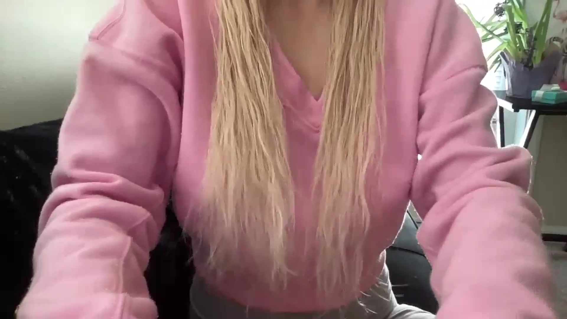 Gallery image thumbnail from pinkittyplay's myfreecams stream on, 05/16/2024, 14:36 image 19 of 20