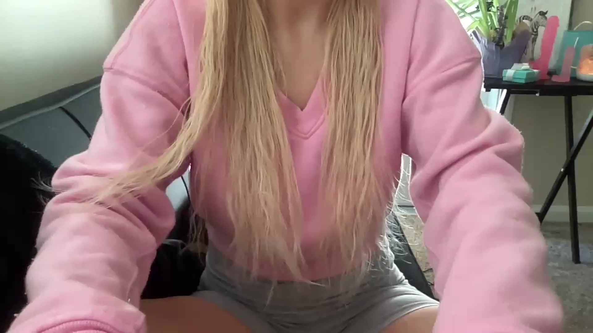 Gallery image thumbnail from pinkittyplay's myfreecams stream on, 05/16/2024, 14:54 image 16 of 20