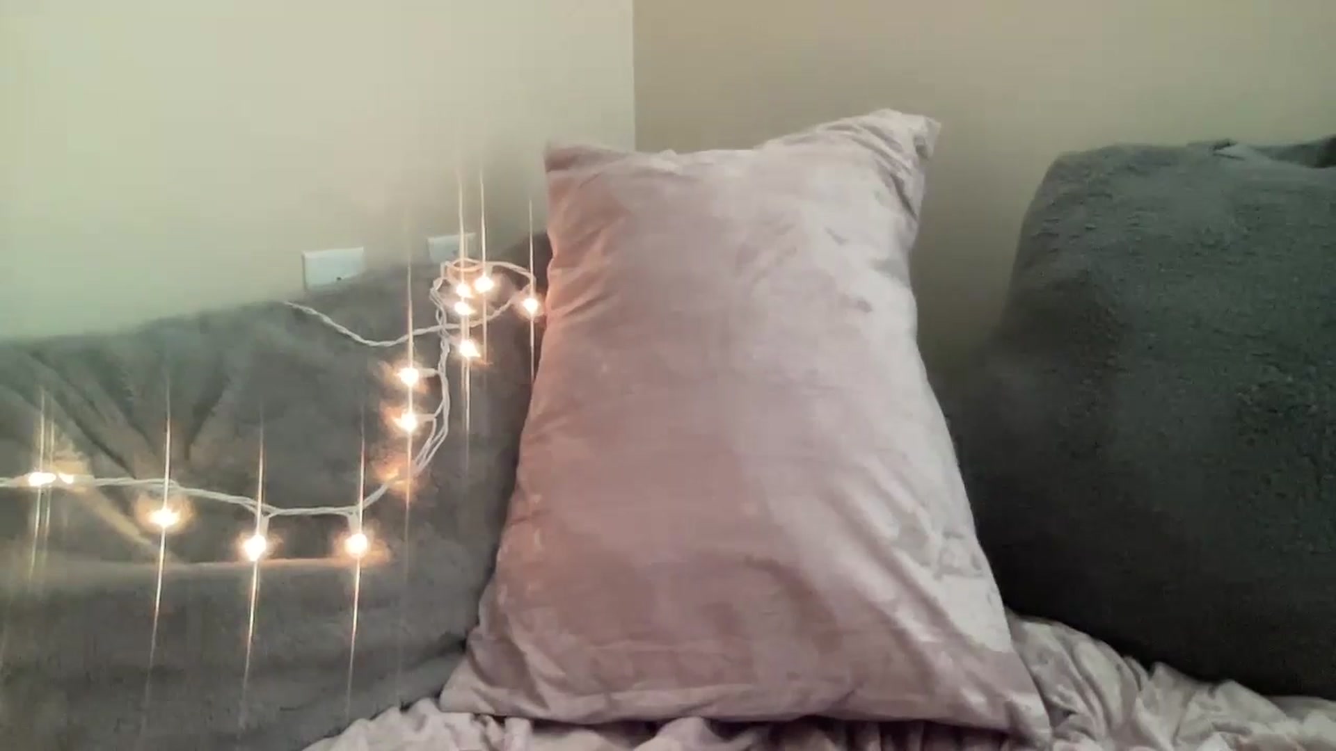 Gallery image thumbnail from pinkittyplay's myfreecams stream on, 05/19/2024, 17:35 image 13 of 20