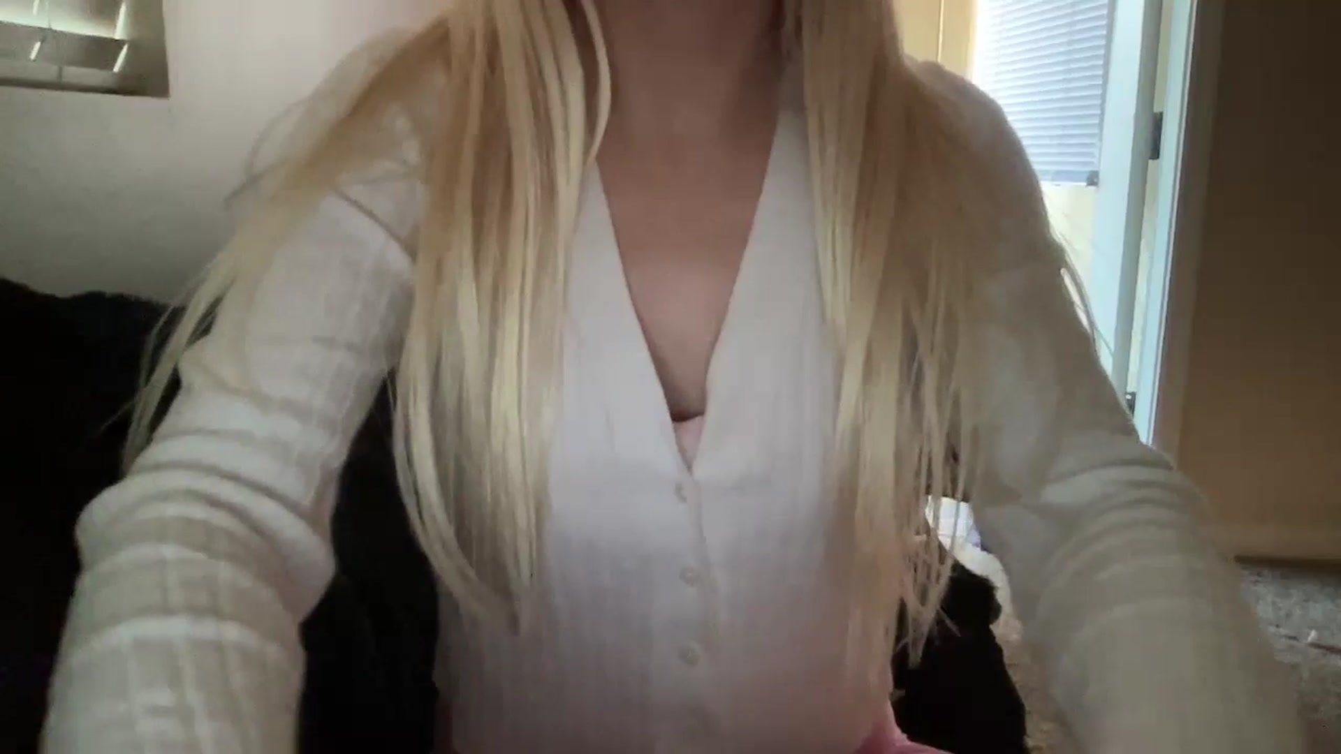 Gallery image thumbnail from pinkittyplay's myfreecams stream on, 05/23/2024, 12:47 image 17 of 20