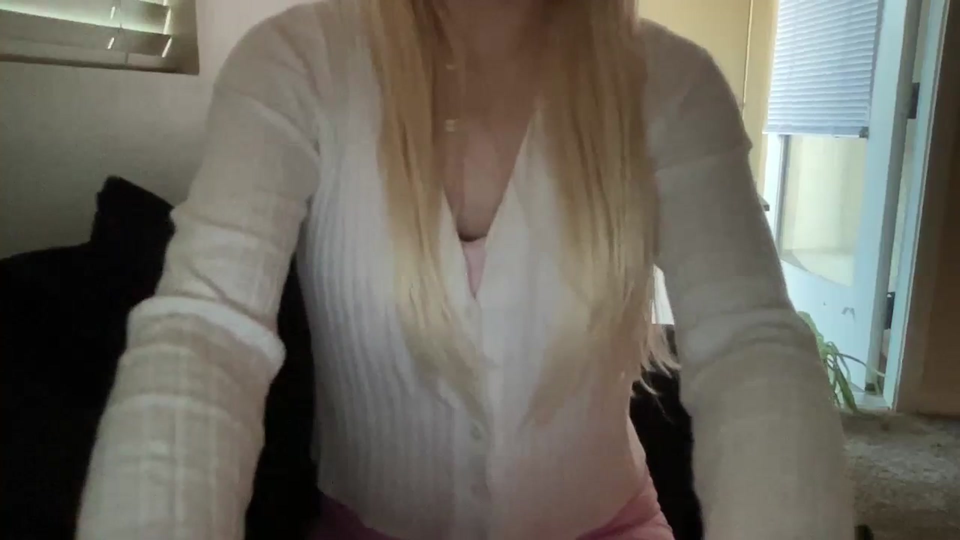 Gallery image thumbnail from pinkittyplay's myfreecams stream on, 05/23/2024, 12:47 image 10 of 20