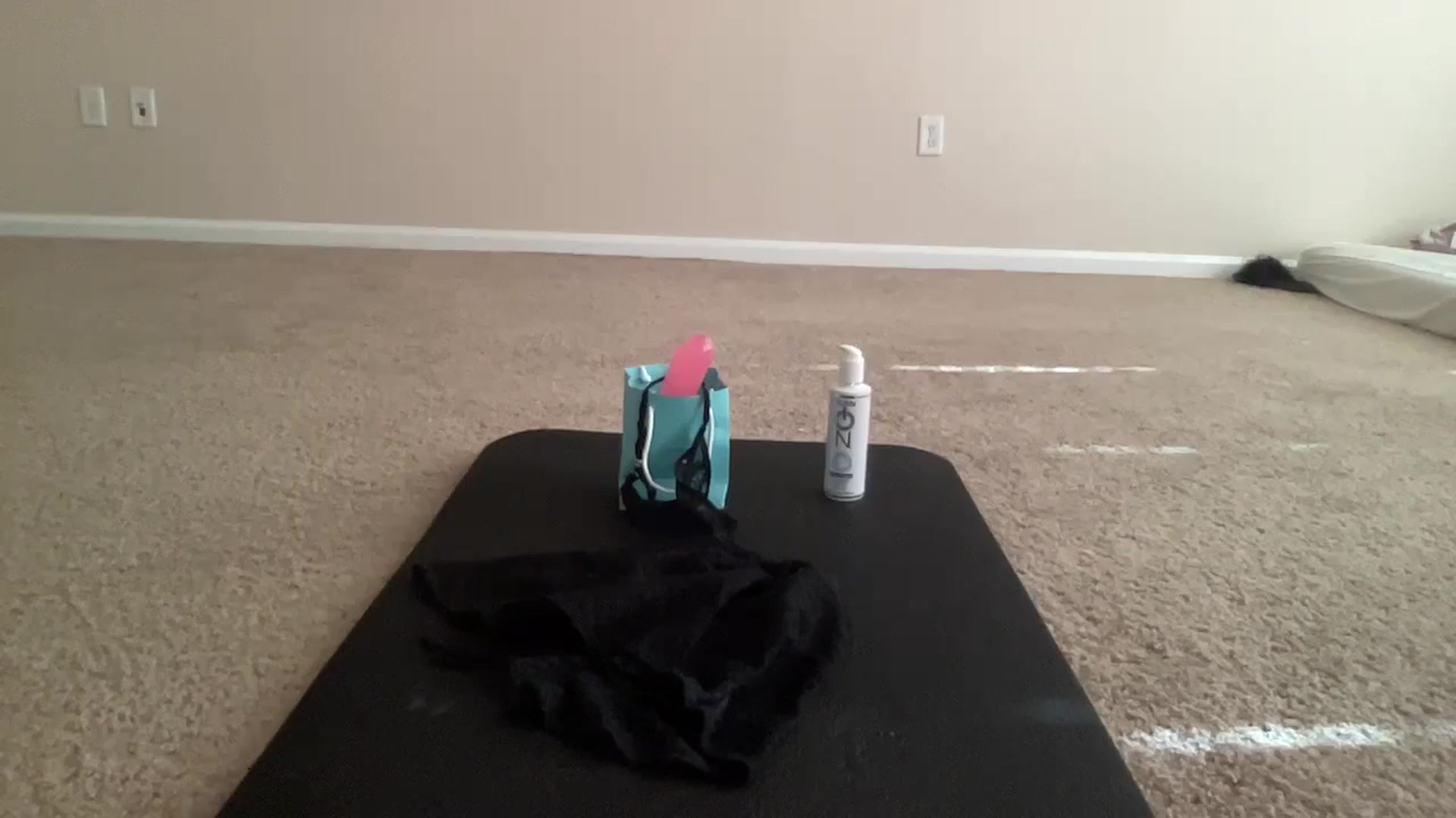 Gallery image thumbnail from pinkittyplay's myfreecams stream on, 05/28/2024, 15:10 image 8 of 20