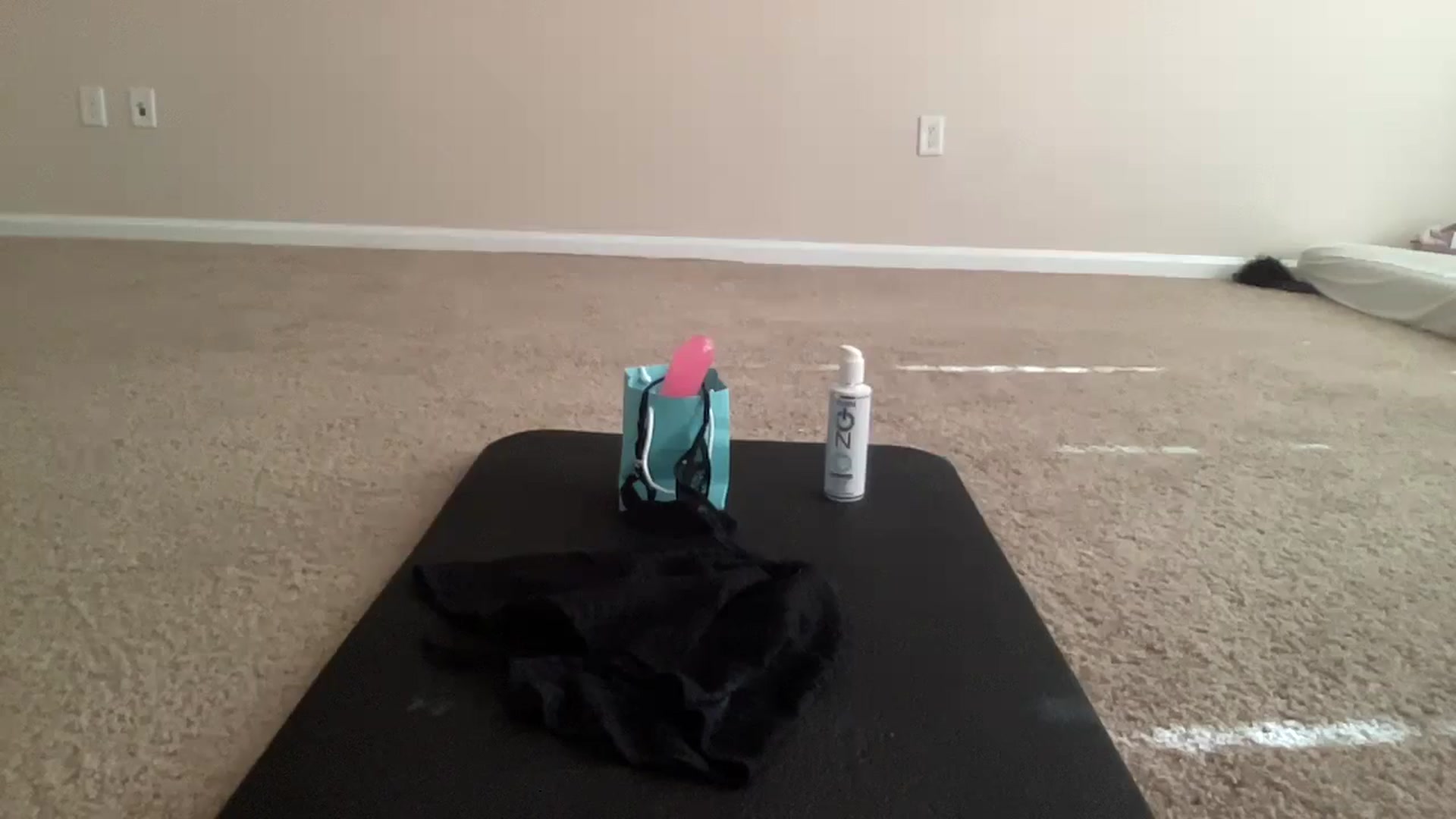 Gallery image thumbnail from pinkittyplay's myfreecams stream on, 05/28/2024, 15:10 image 9 of 20