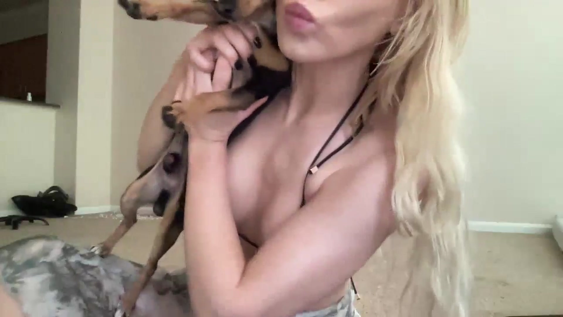 Gallery image thumbnail from pinkittyplay's myfreecams stream on, 06/14/2024, 16:25 image 20 of 20