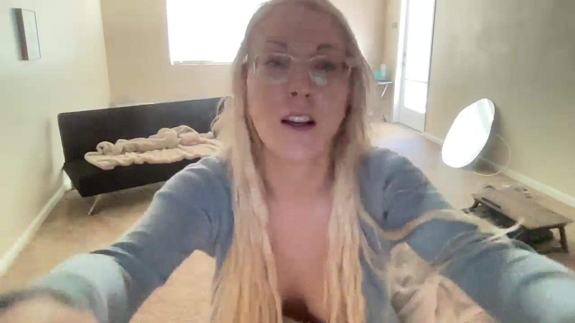 Gallery image thumbnail from pinkittyplay's myfreecams stream on, 06/21/2024, 16:01 image 18 of 20