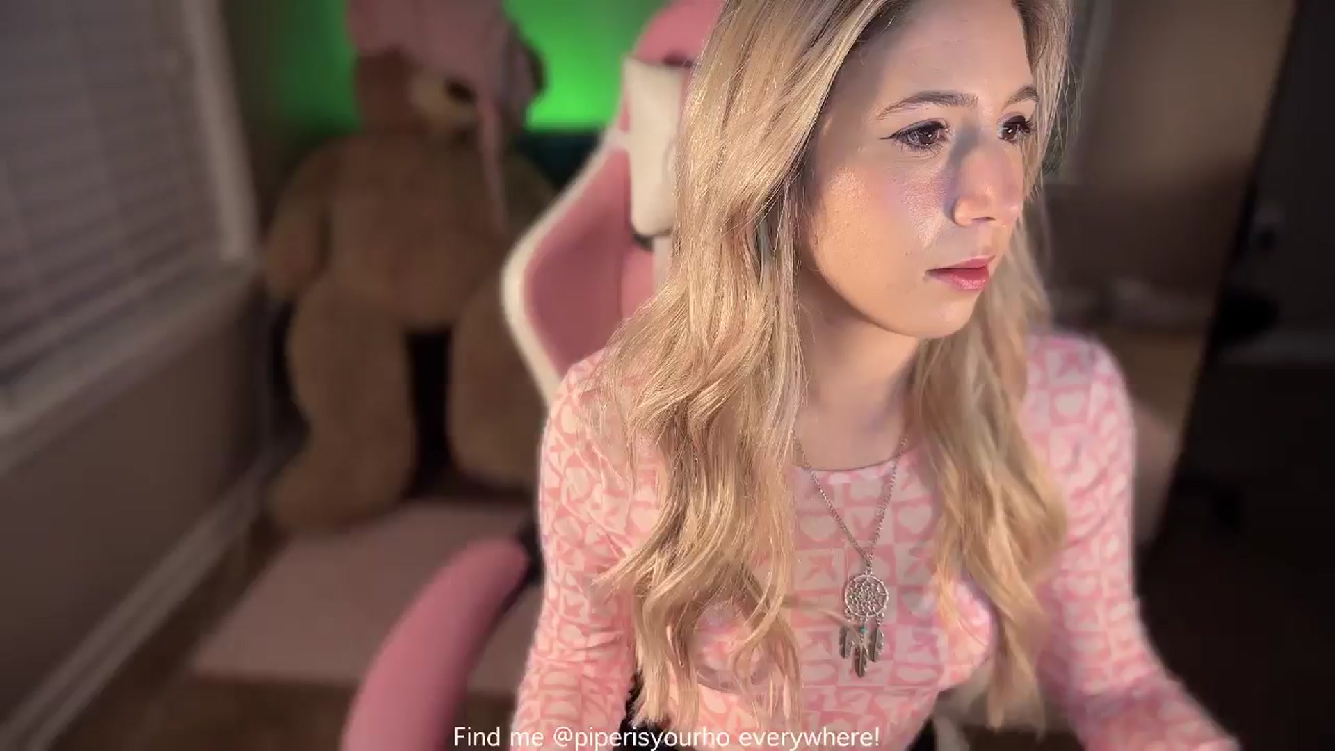 Gallery image thumbnail from piperisyourho's myfreecams stream on, 03/10/2025, 02:44 image 5 of 20