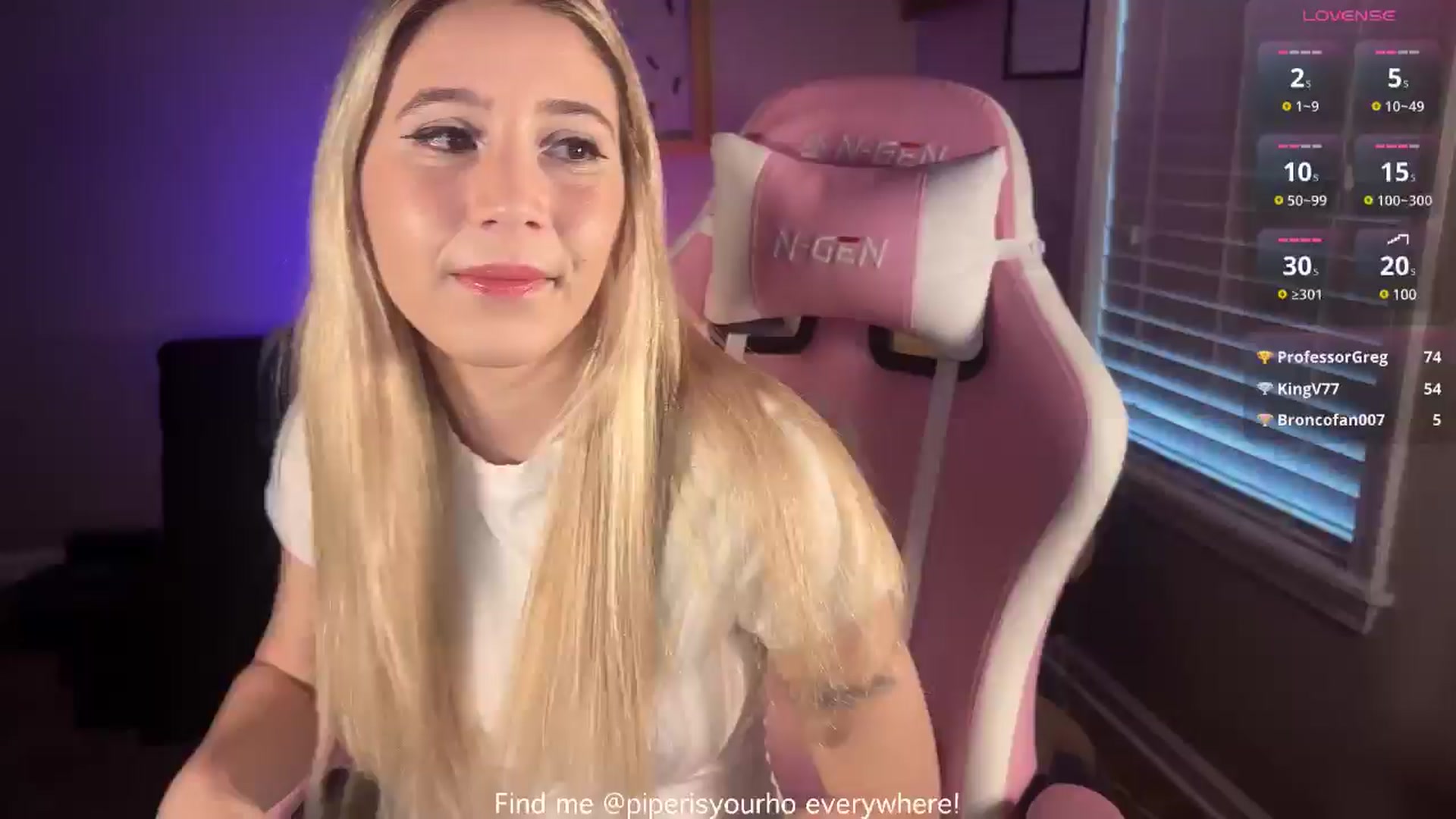 Gallery image thumbnail from piperisyourho's myfreecams stream on, 03/25/2025, 23:57 image 2 of 20