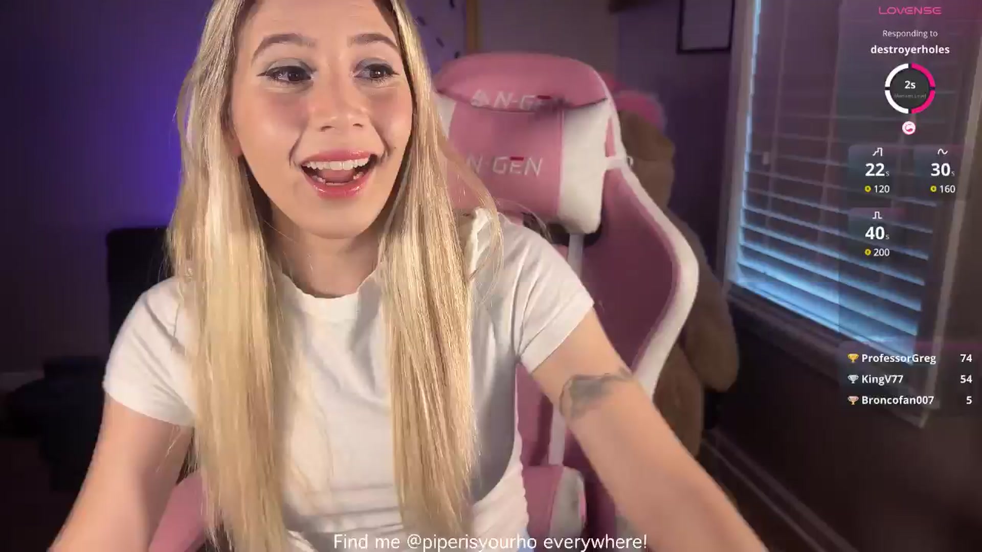 Gallery image thumbnail from piperisyourho's myfreecams stream on, 03/25/2025, 23:57 image 3 of 20