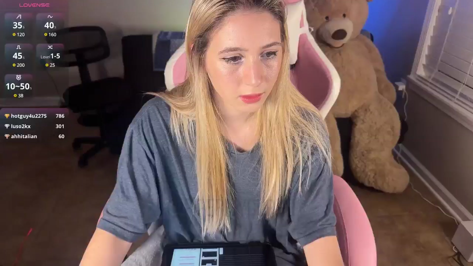 Gallery image thumbnail from piperisyourho's myfreecams stream on, 03/30/2025, 02:59 image 1 of 20