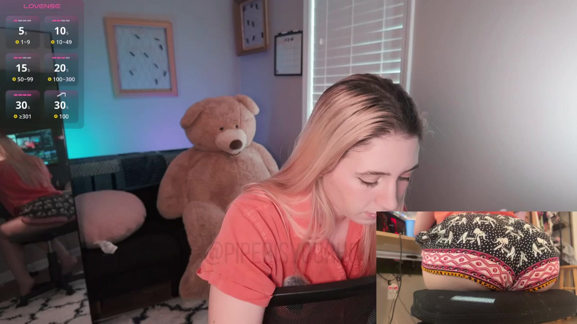 Gallery image thumbnail from piperisyourho's myfreecams stream on, 04/12/2025, 21:45 image 1 of 20