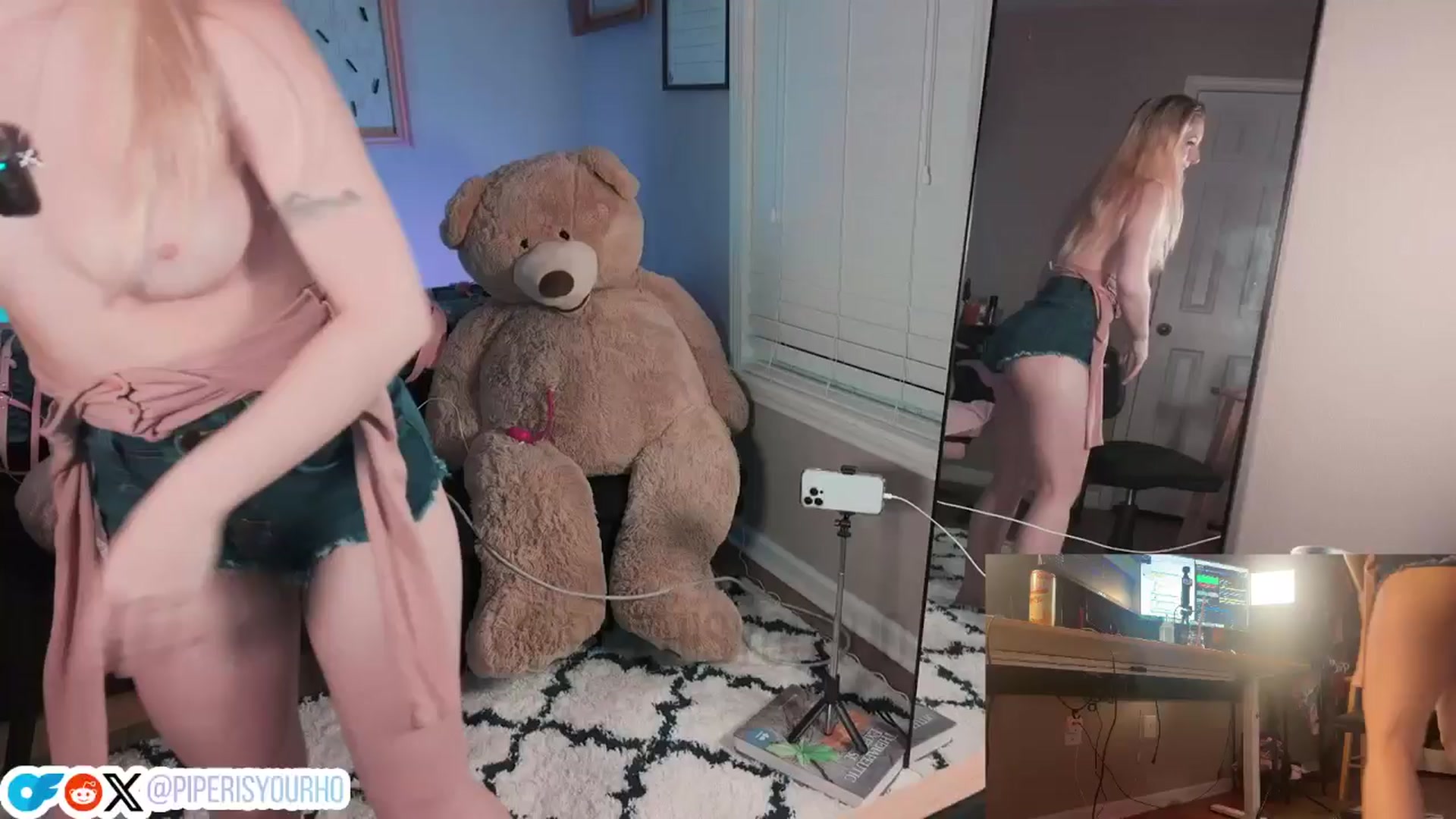 Gallery image thumbnail from piperisyourho's myfreecams stream on, 04/20/2025, 02:13 image 7 of 20